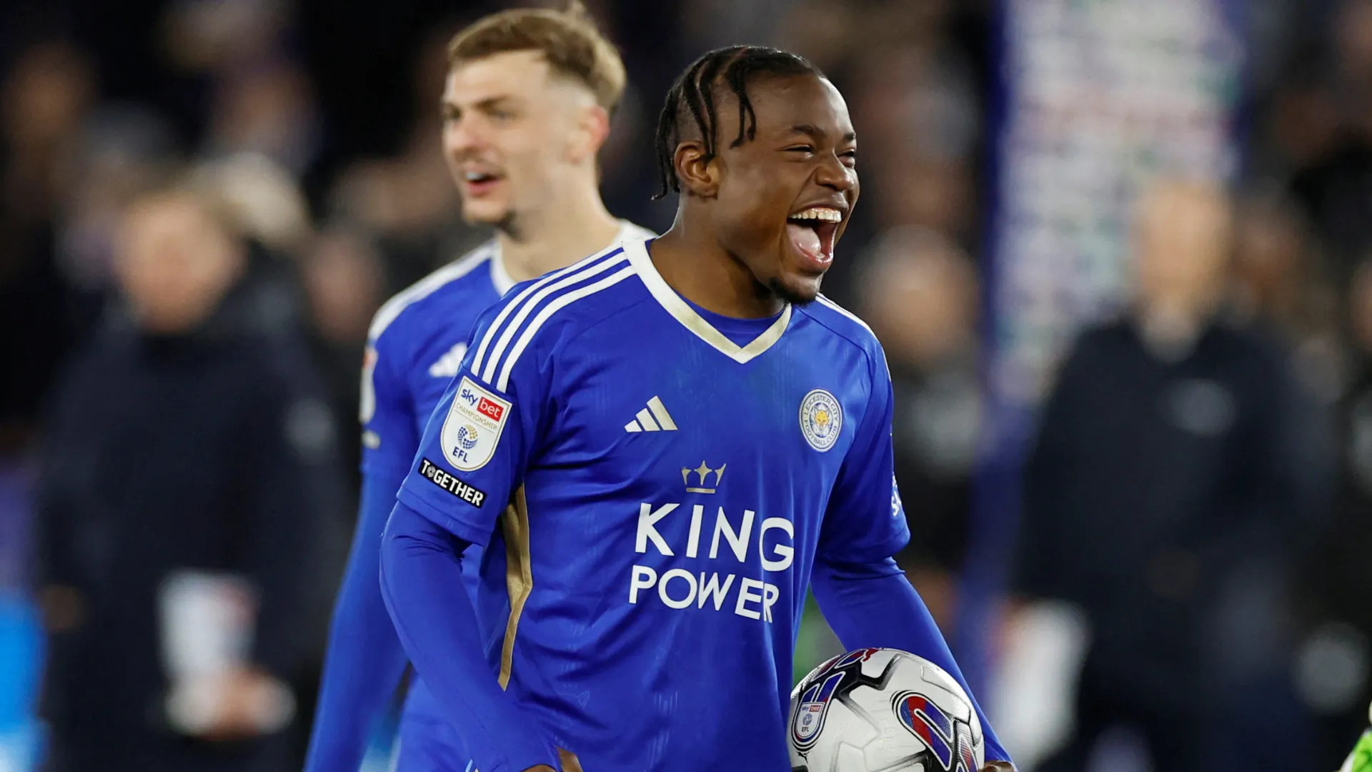 Abdul Fatawu tiền vệ cánh tốc độ của Leicester City