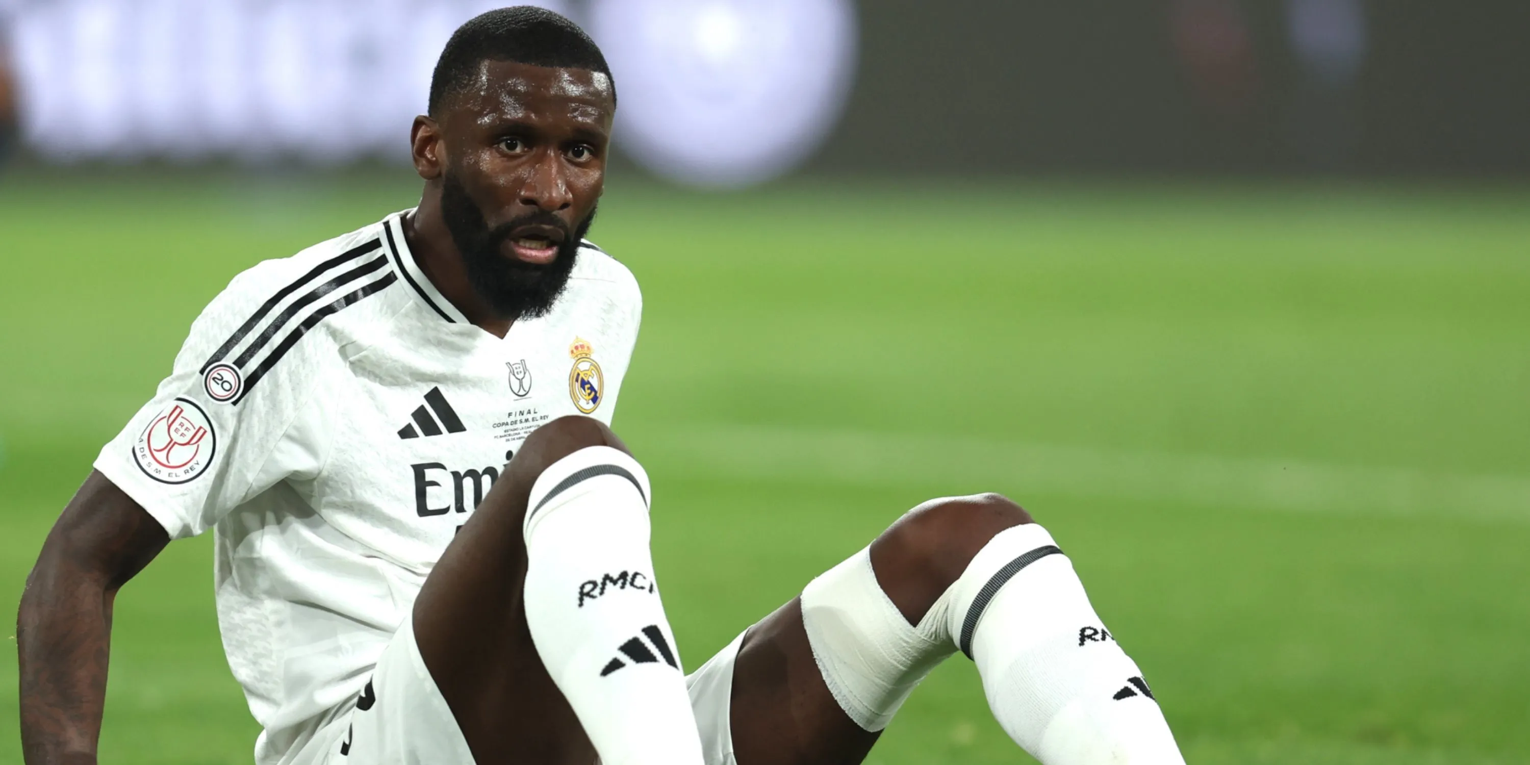 Antonio Rudiger đối mặt án phạt nặng sau thẻ đỏ ở chung kết Cúp Nhà Vua