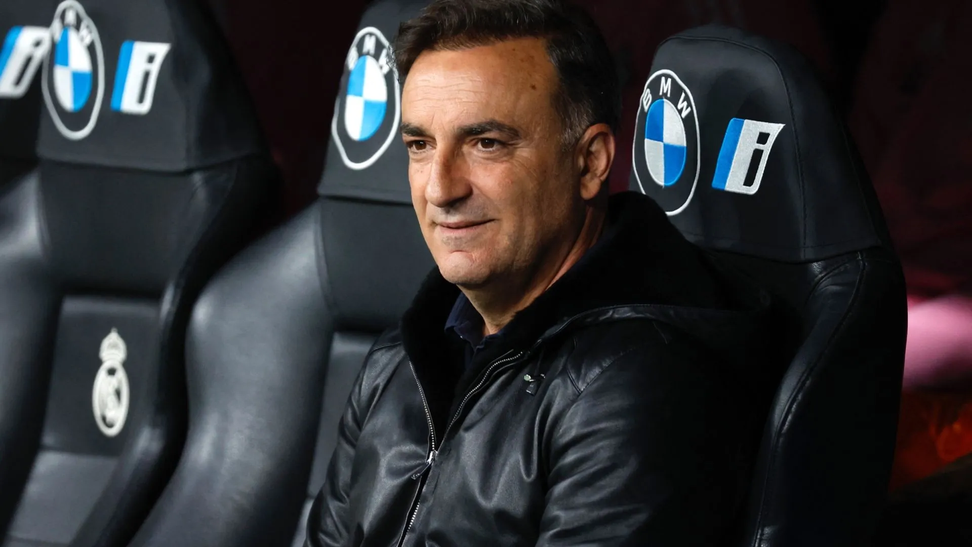 HLV Carlos Carvalhal, người được Chansiri bổ nhiệm, dẫn dắt Sheffield Wednesday trong giai đoạn thành công ban đầu