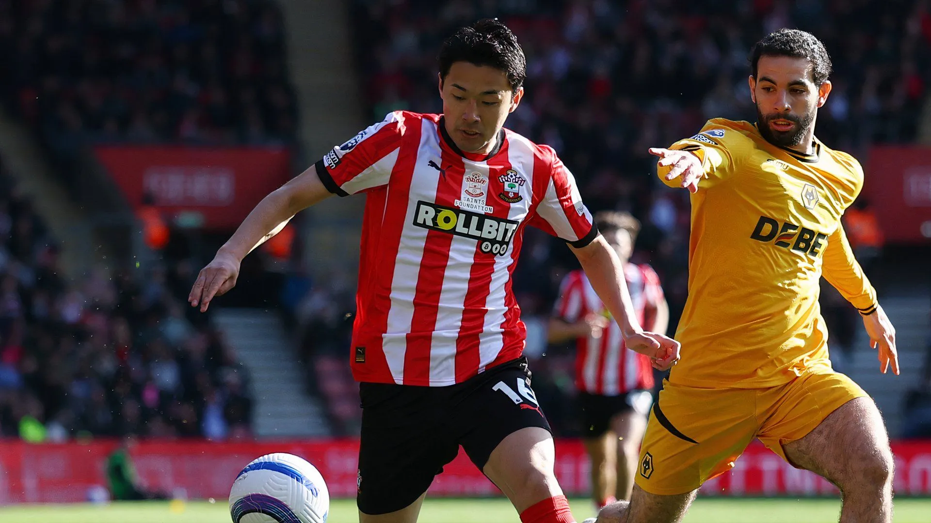 Yukinari Sugawara hậu vệ phải năng nổ của Southampton