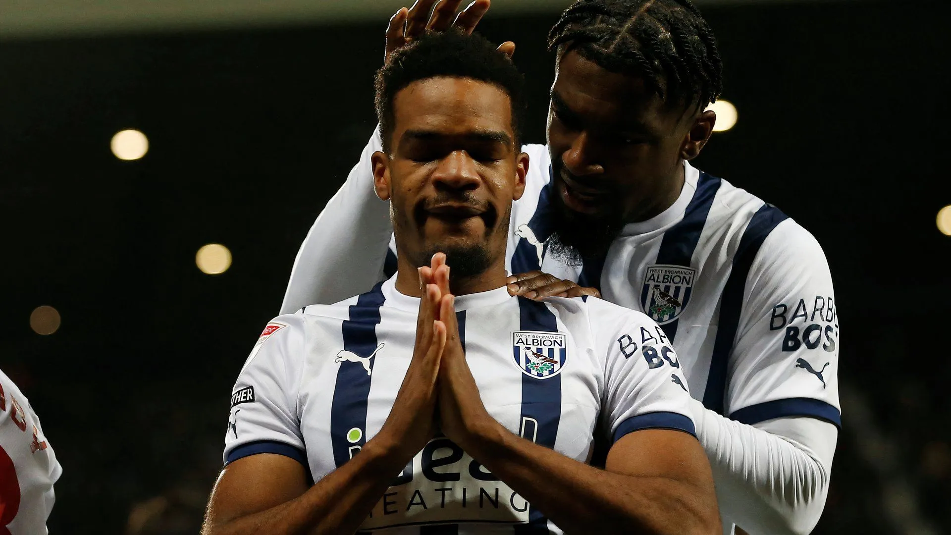 Cầu thủ Grady Diangana trong màu áo West Brom trước khi rời câu lạc bộ