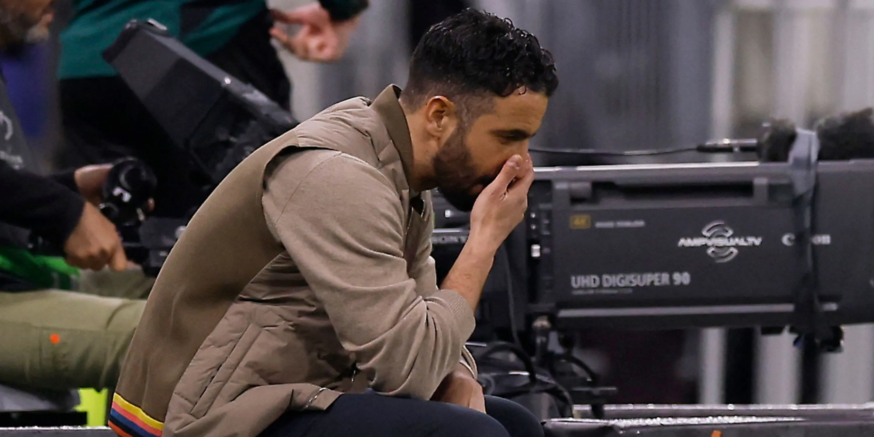 Lloyd Kelly: “Bản Hợp Đồng Thảm Họa” Của Juventus Trước Búa Rìu Truyền Thông Ý