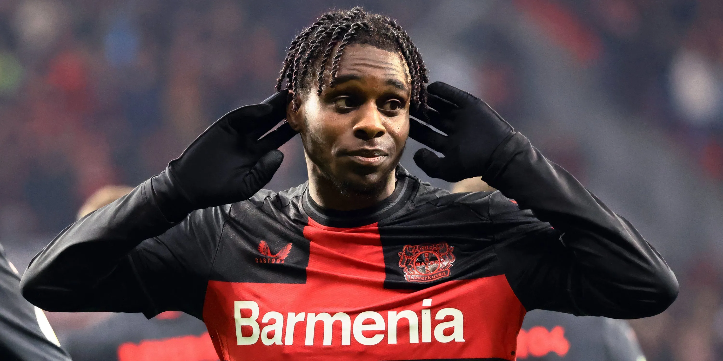 Hậu vệ cánh phải Jeremie Frimpong trong màu áo Bayer Leverkusen, mục tiêu chuyển nhượng của Liverpool