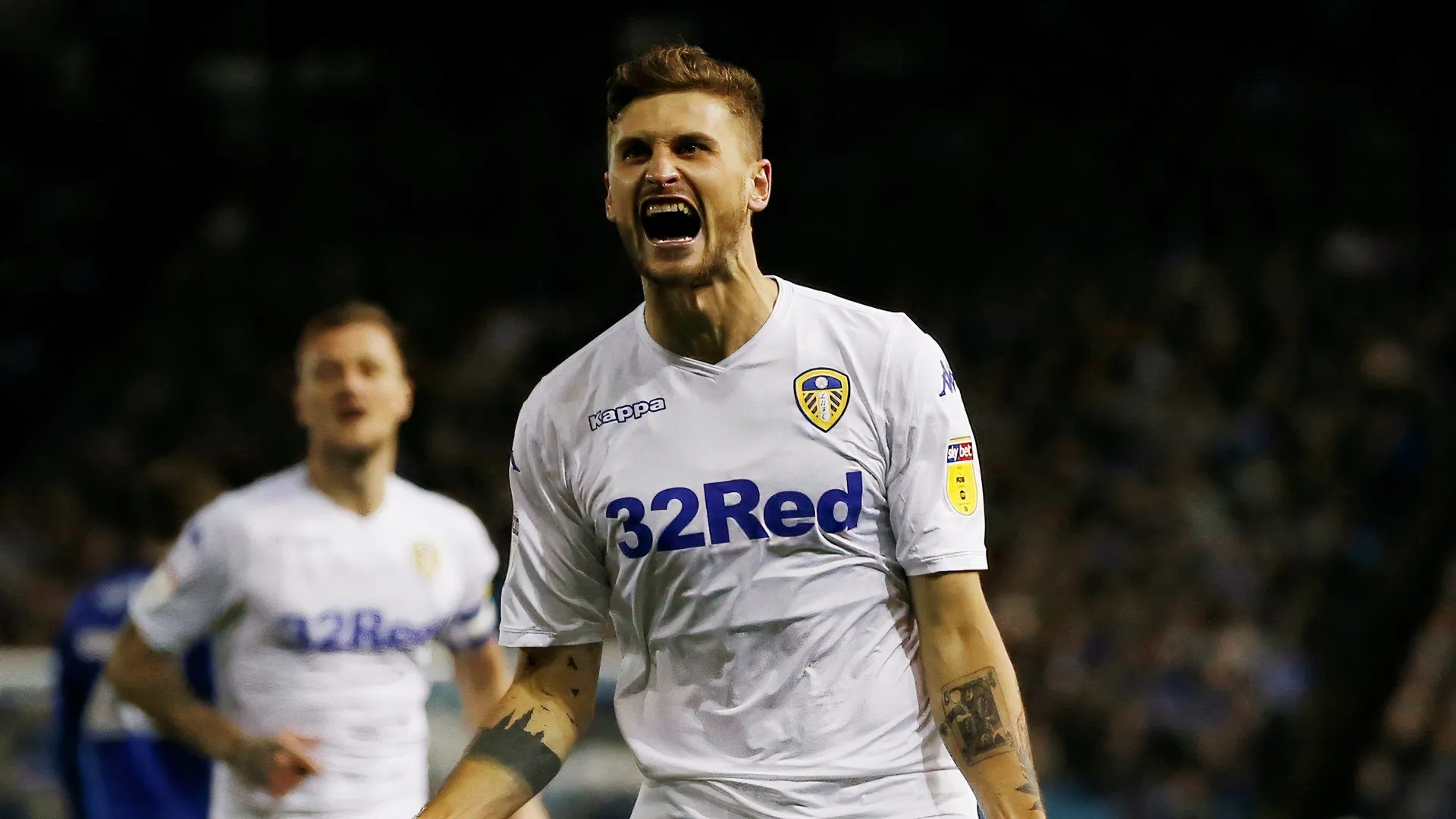 Mateusz Klich trong màu áo Leeds United, một cầu thủ được các CĐV yêu mến