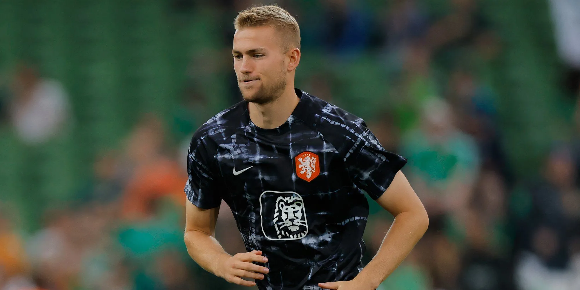 Matthijs De Ligt tỏ ra đau đớn sau chấn thương trong màu áo Man Utd