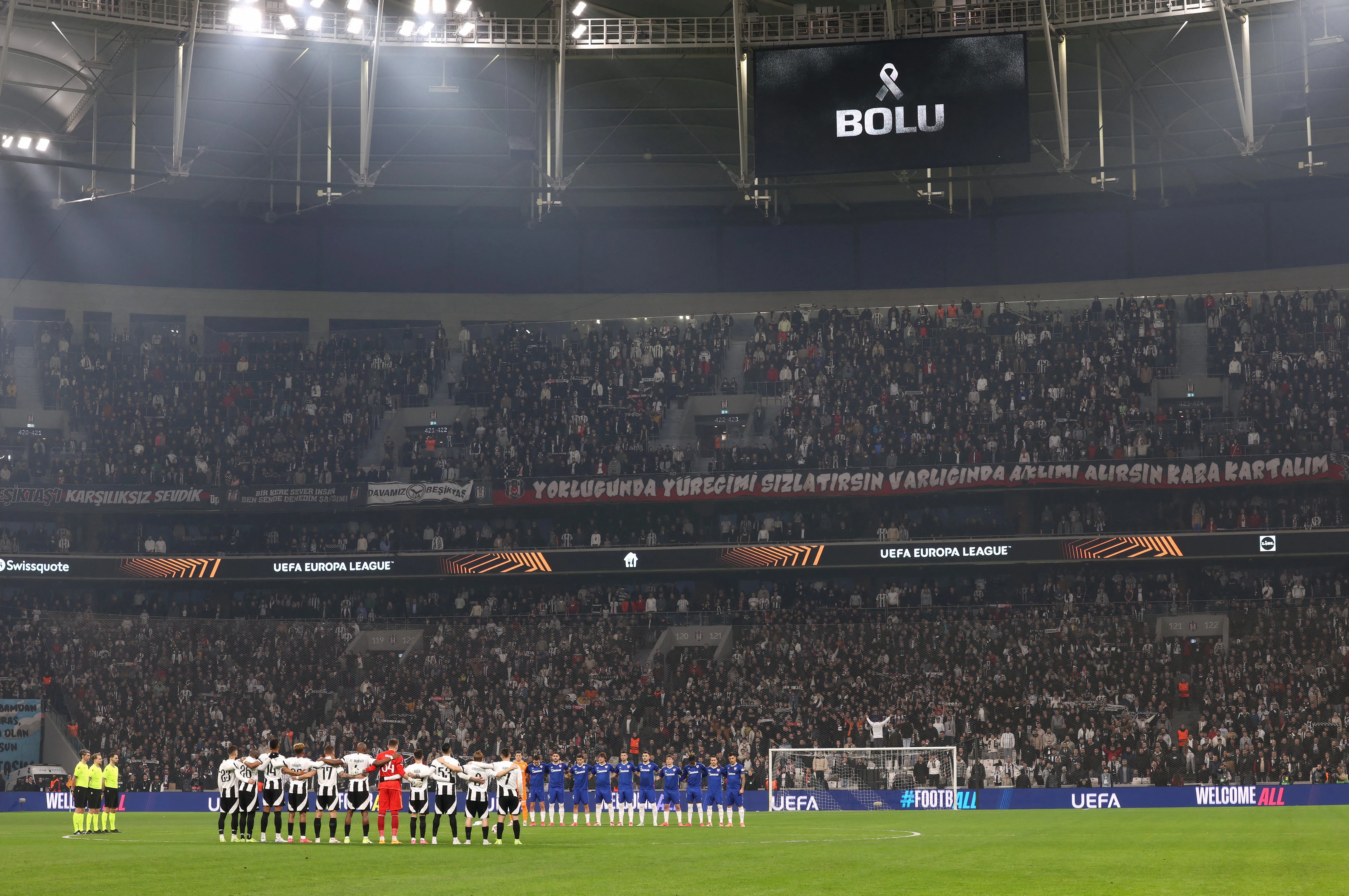 Sân vận động Vodafone Park của Besiktas, một điểm đến tiềm năng cho Josh Brownhill tại Thổ Nhĩ Kỳ
