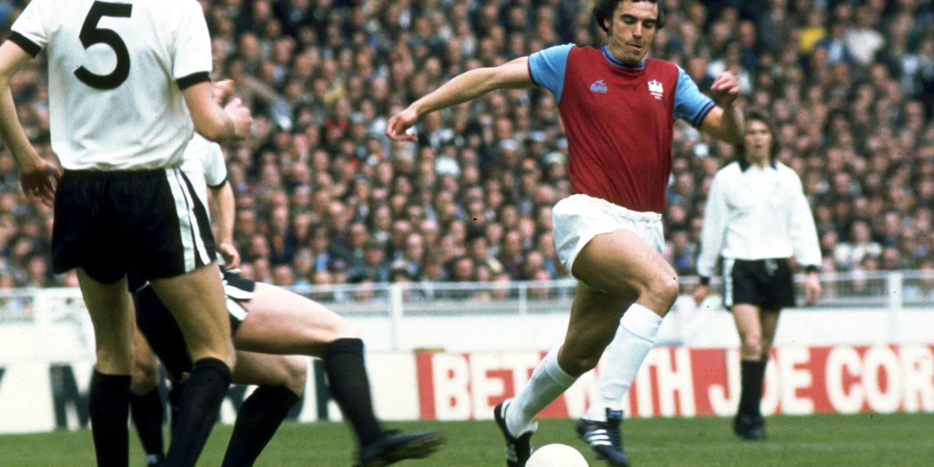 Sir Trevor Brooking, huyền thoại West Ham