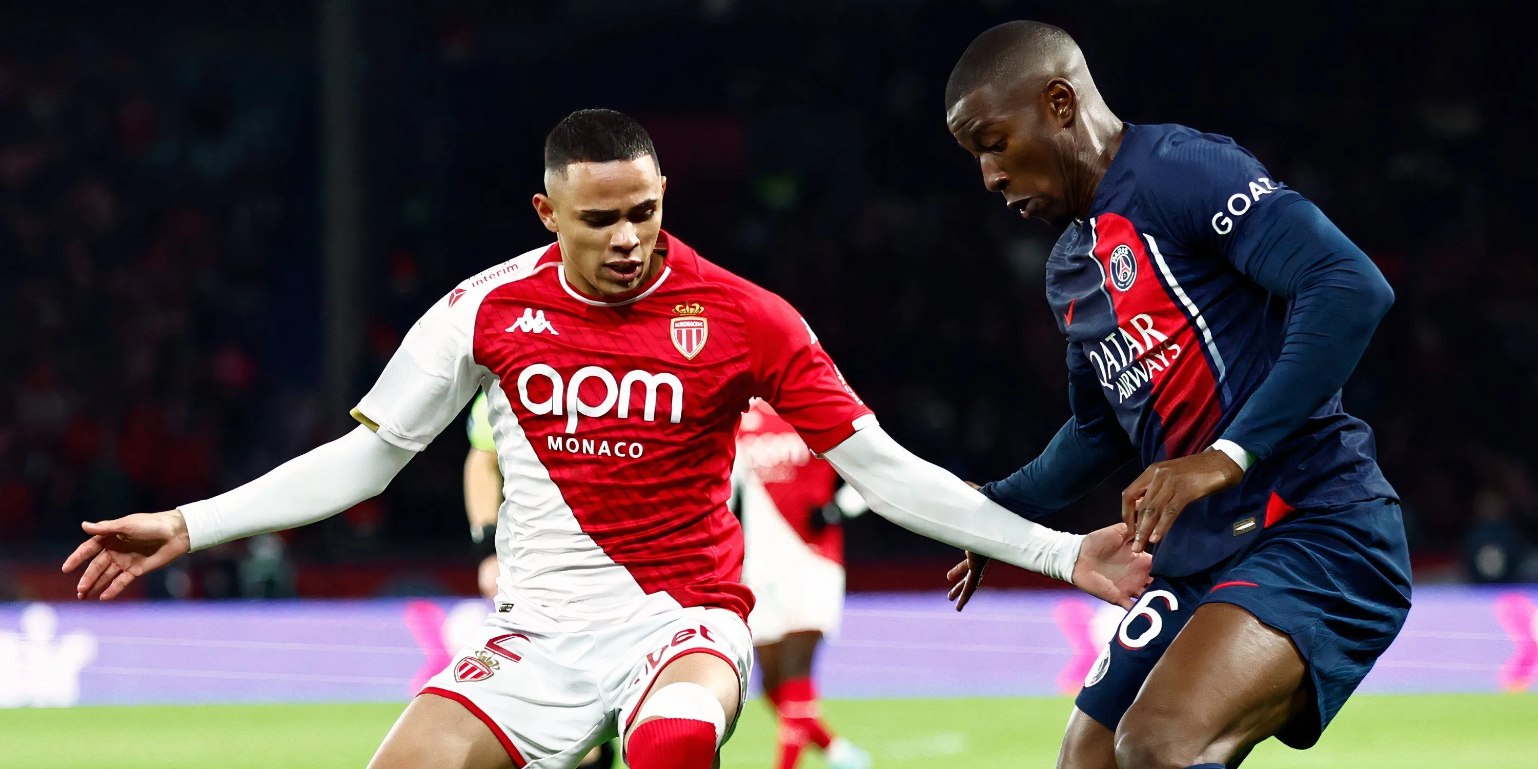 Vanderson hậu vệ phải AS Monaco đang gây áp lực lên đối thủ PSG