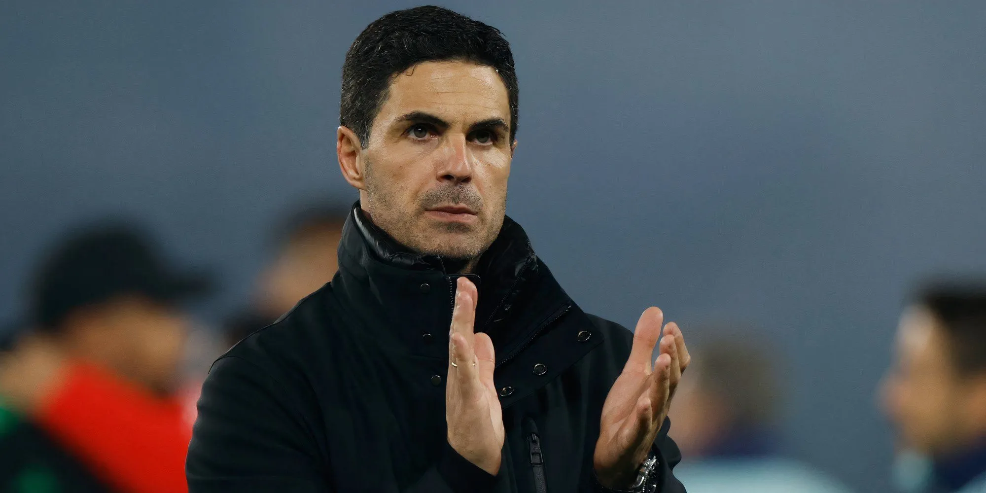 Huấn luyện viên trưởng Arsenal Mikel Arteta chỉ đạo trên sân