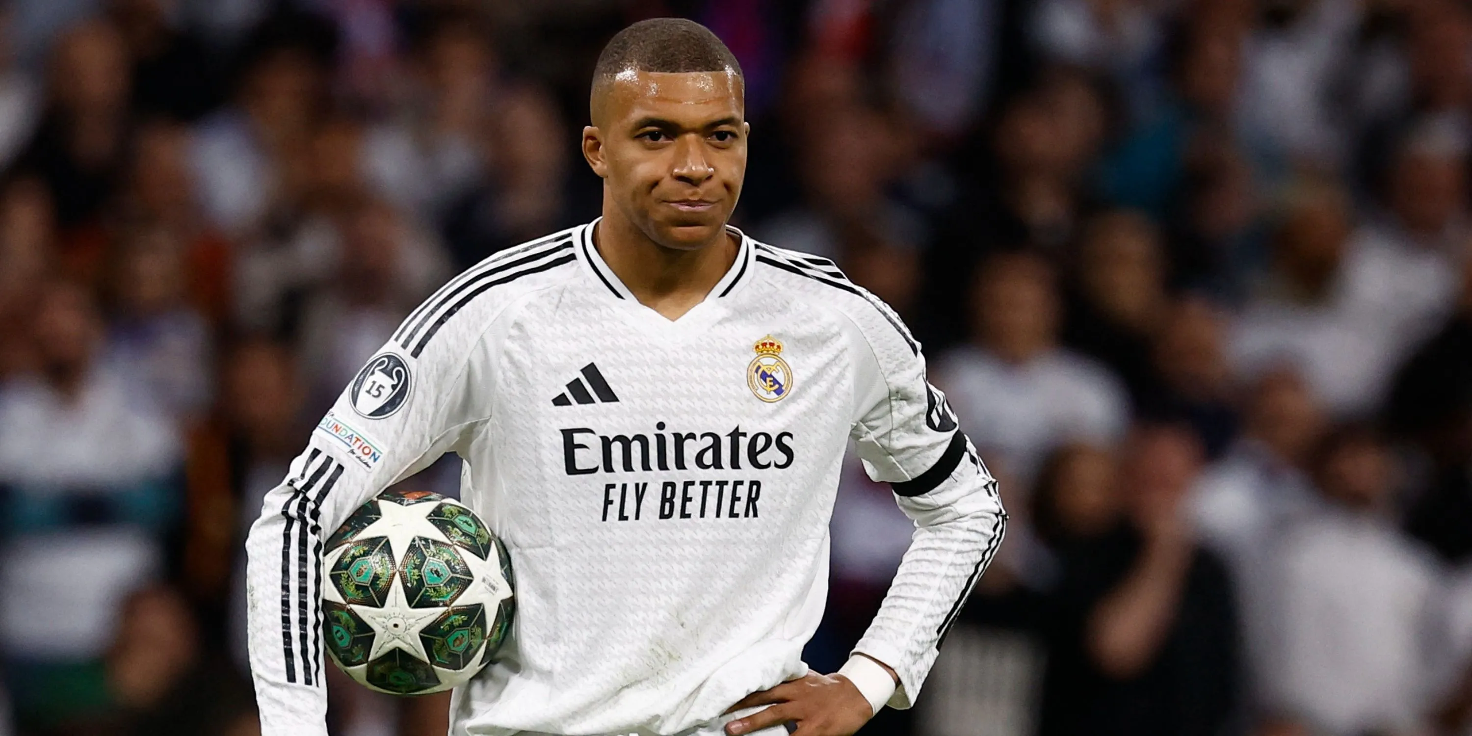 Kylian Mbappé trong màu áo Real Madrid