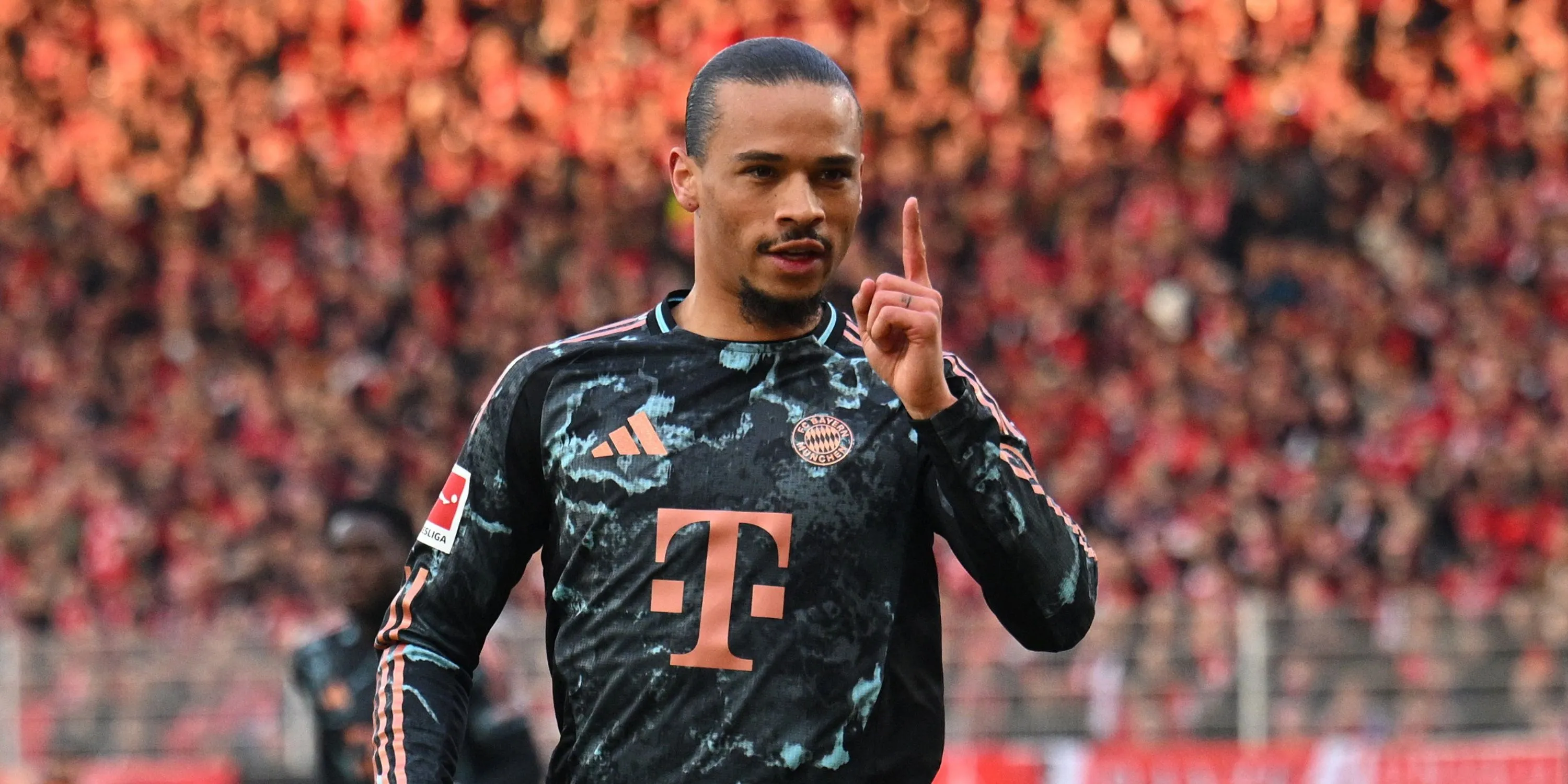 Leroy Sane trong màu áo Bayern Munich, cầu thủ chạy cánh đang là mục tiêu chuyển nhượng của Tottenham và Arsenal