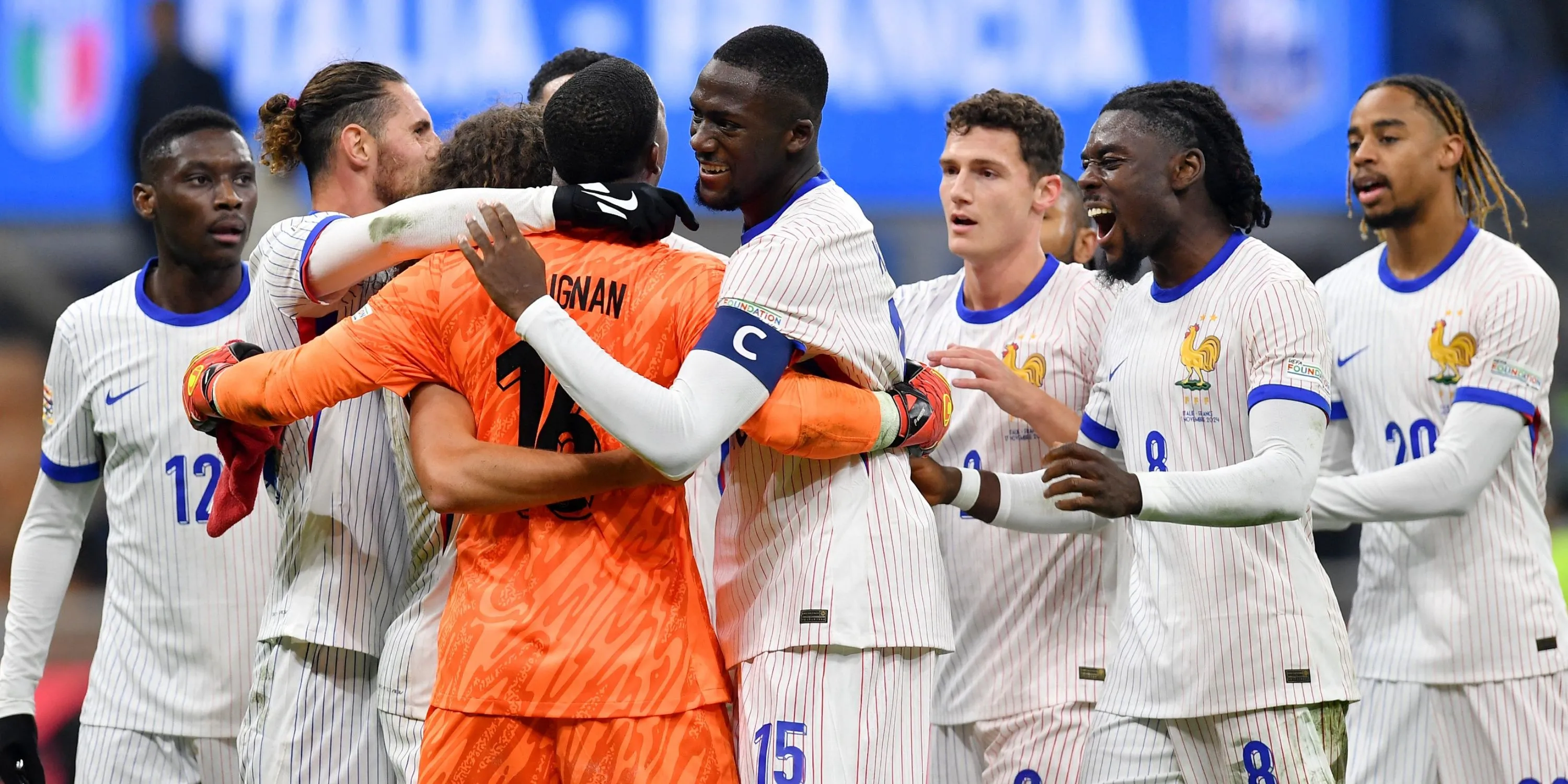 Mike Maignan được cho là đã 'bật đèn xanh' để chuyển tới Chelsea.
