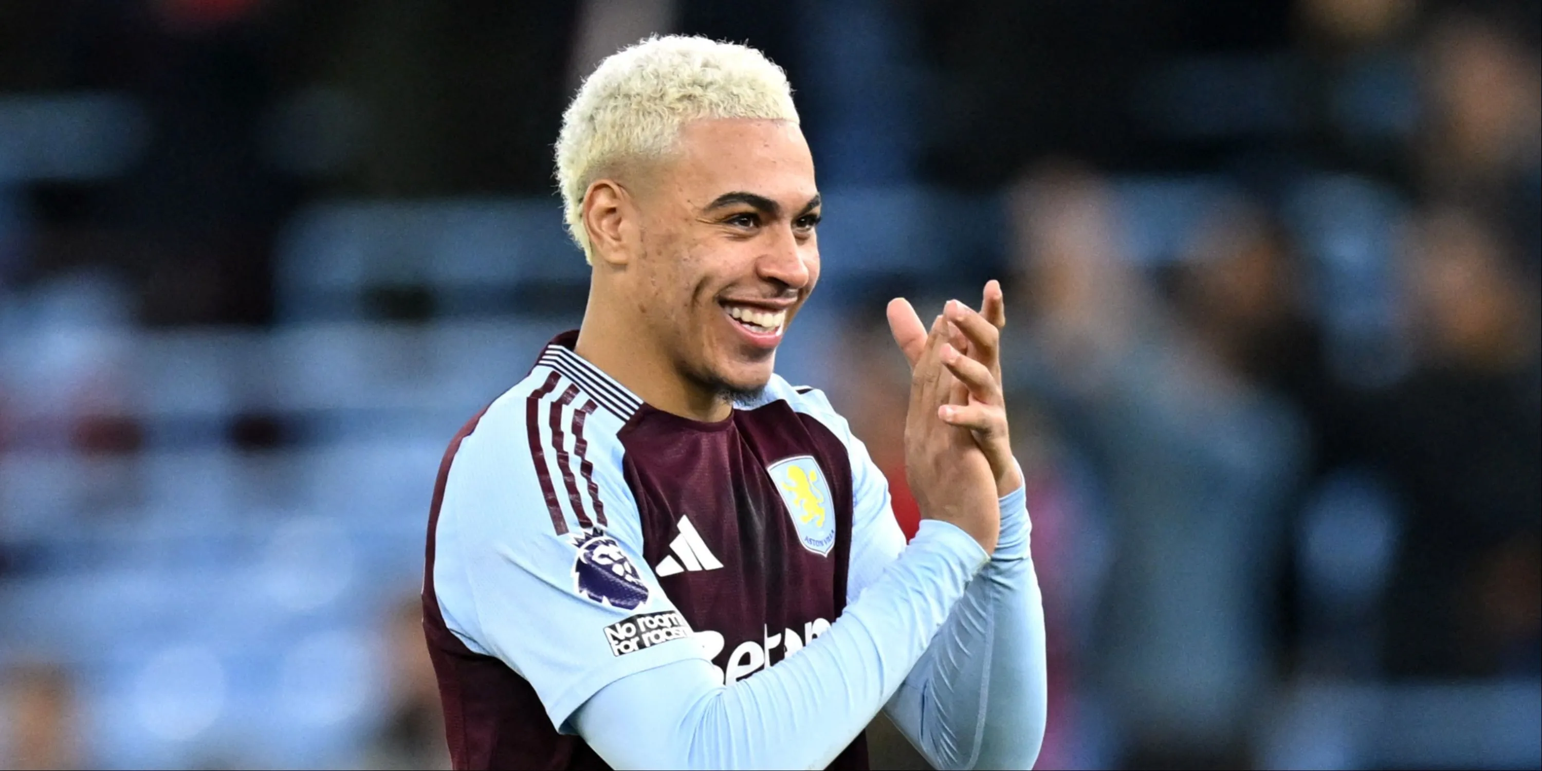 Morgan Rogers trong màu áo Aston Villa