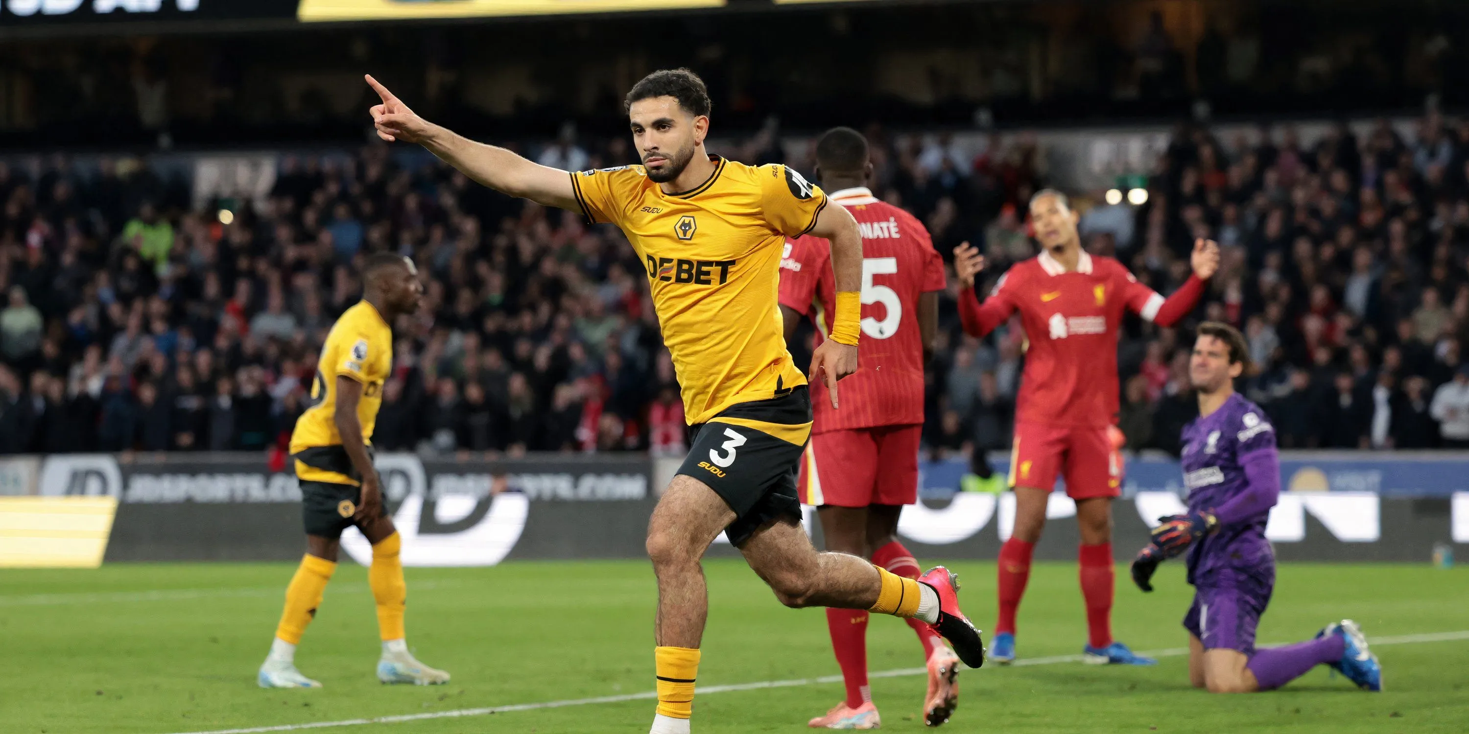 Rayan Ait-Nouri trong màu áo Wolves tại Premier League