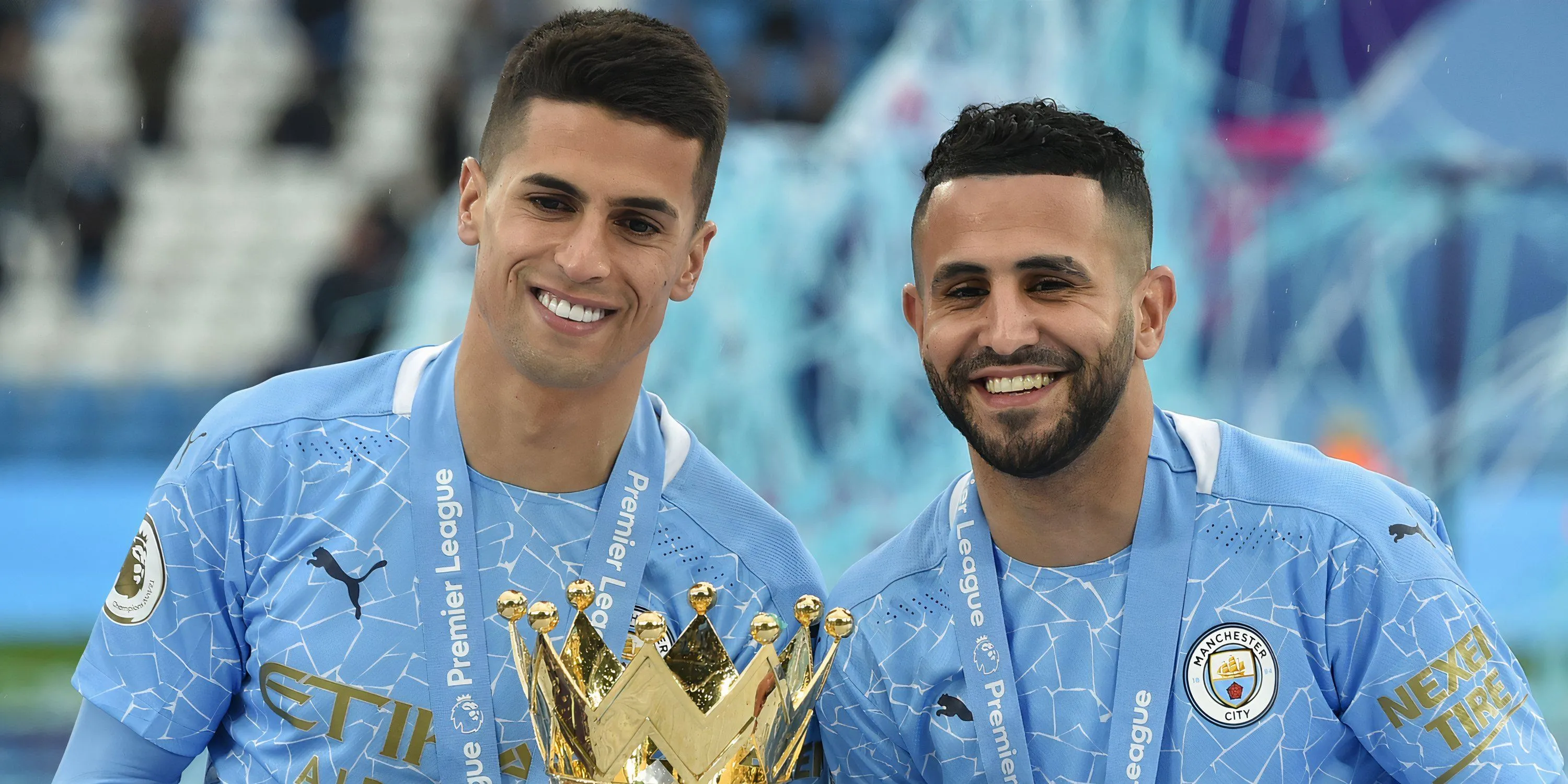 Riyad Mahrez cùng đồng đội Man City ăn mừng chức vô địch Premier League, cầu thủ được so sánh với Rayan Cherki.