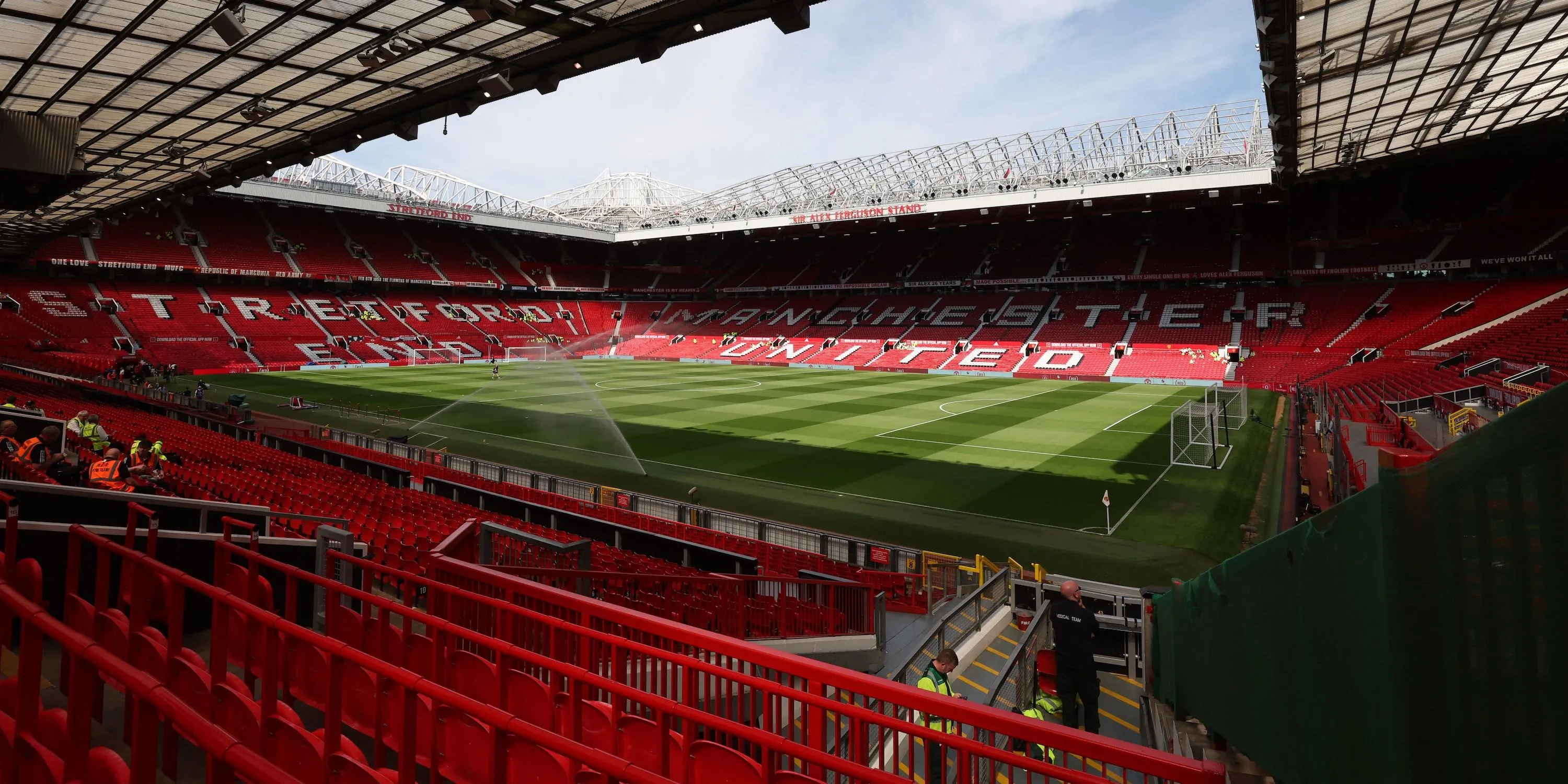 Sân vận động Old Trafford, biểu tượng của Manchester United trong bối cảnh chuyển nhượng hè