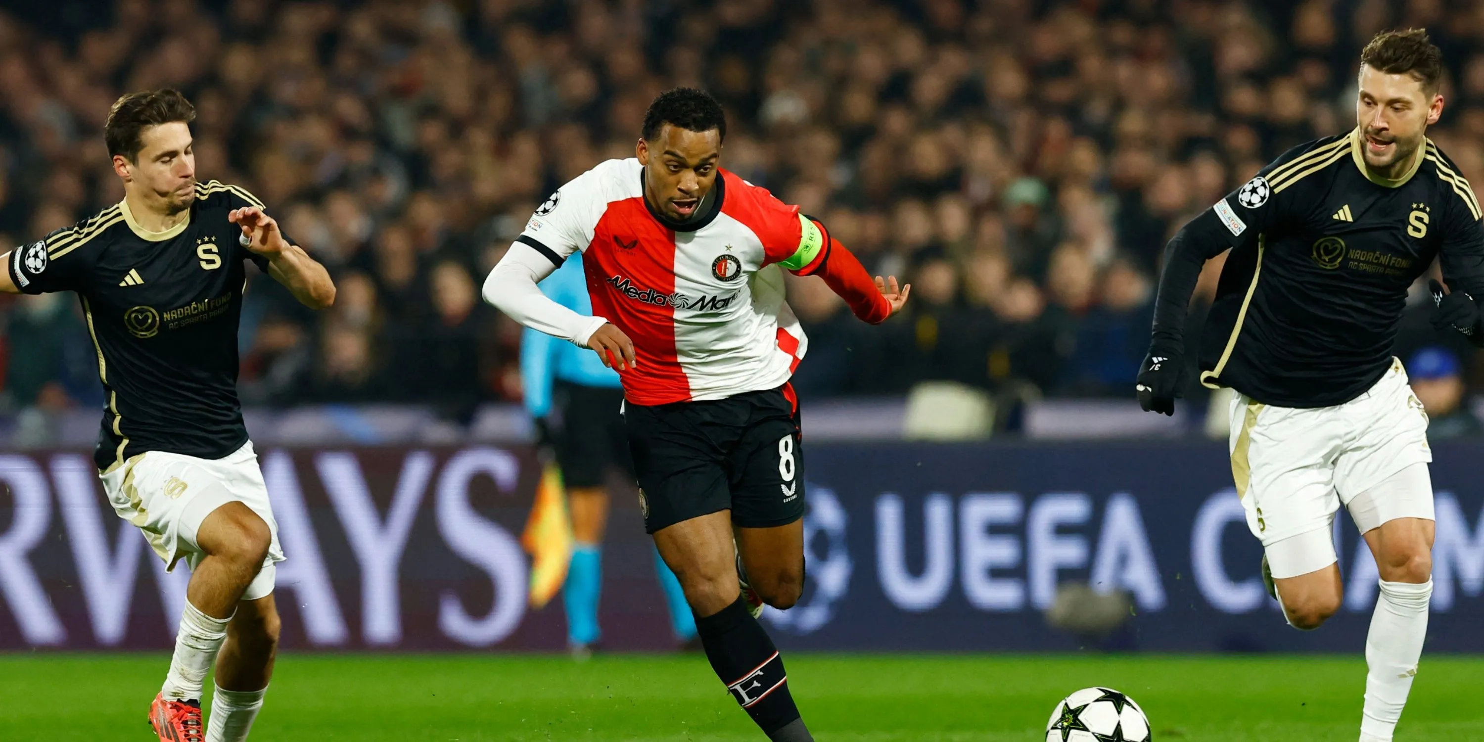 Tiền vệ Quinten Timber của Feyenoord thi đấu tại Eredivisie