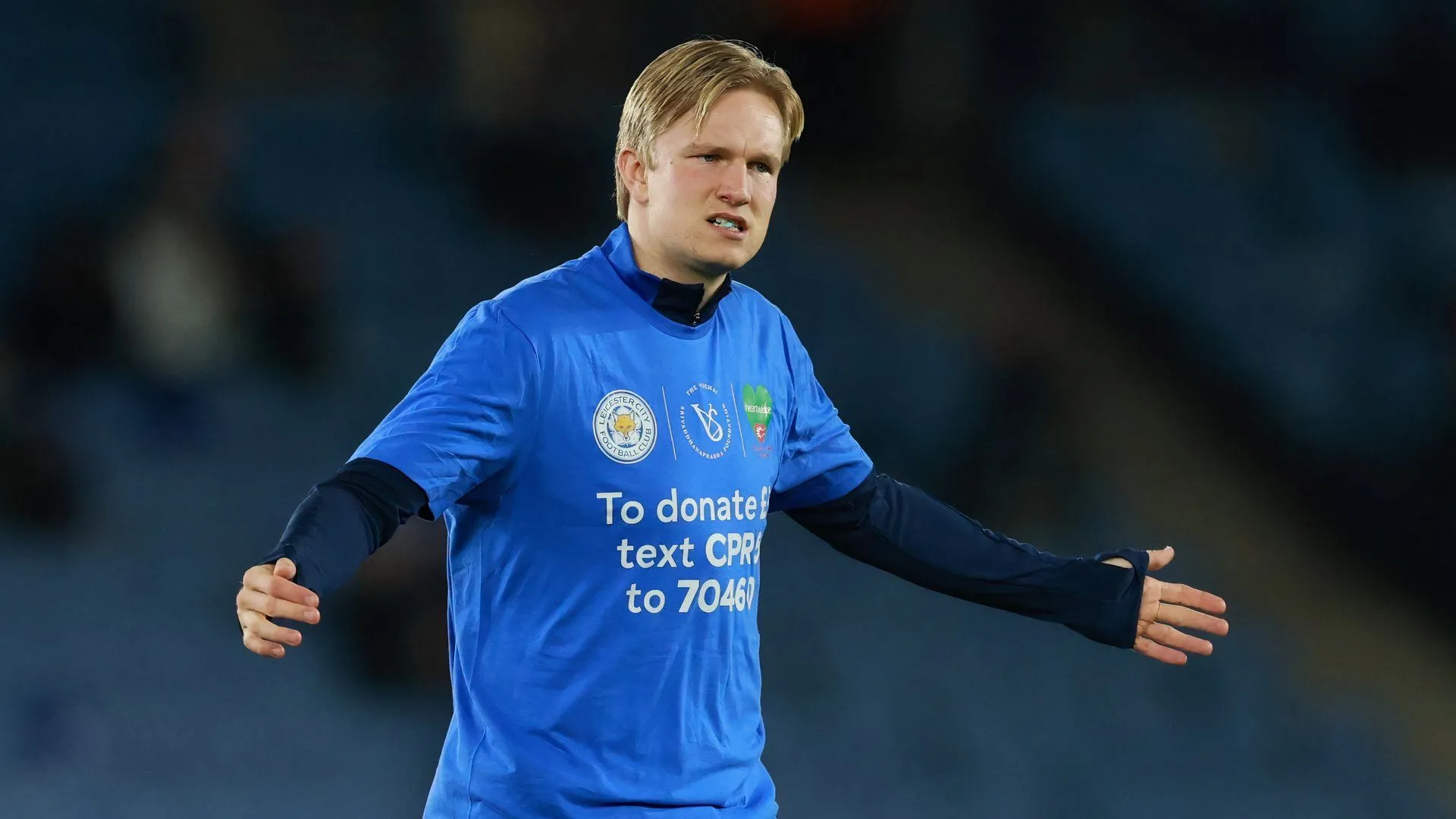 Hậu vệ Victor Kristiansen thi đấu trong màu áo Leicester City