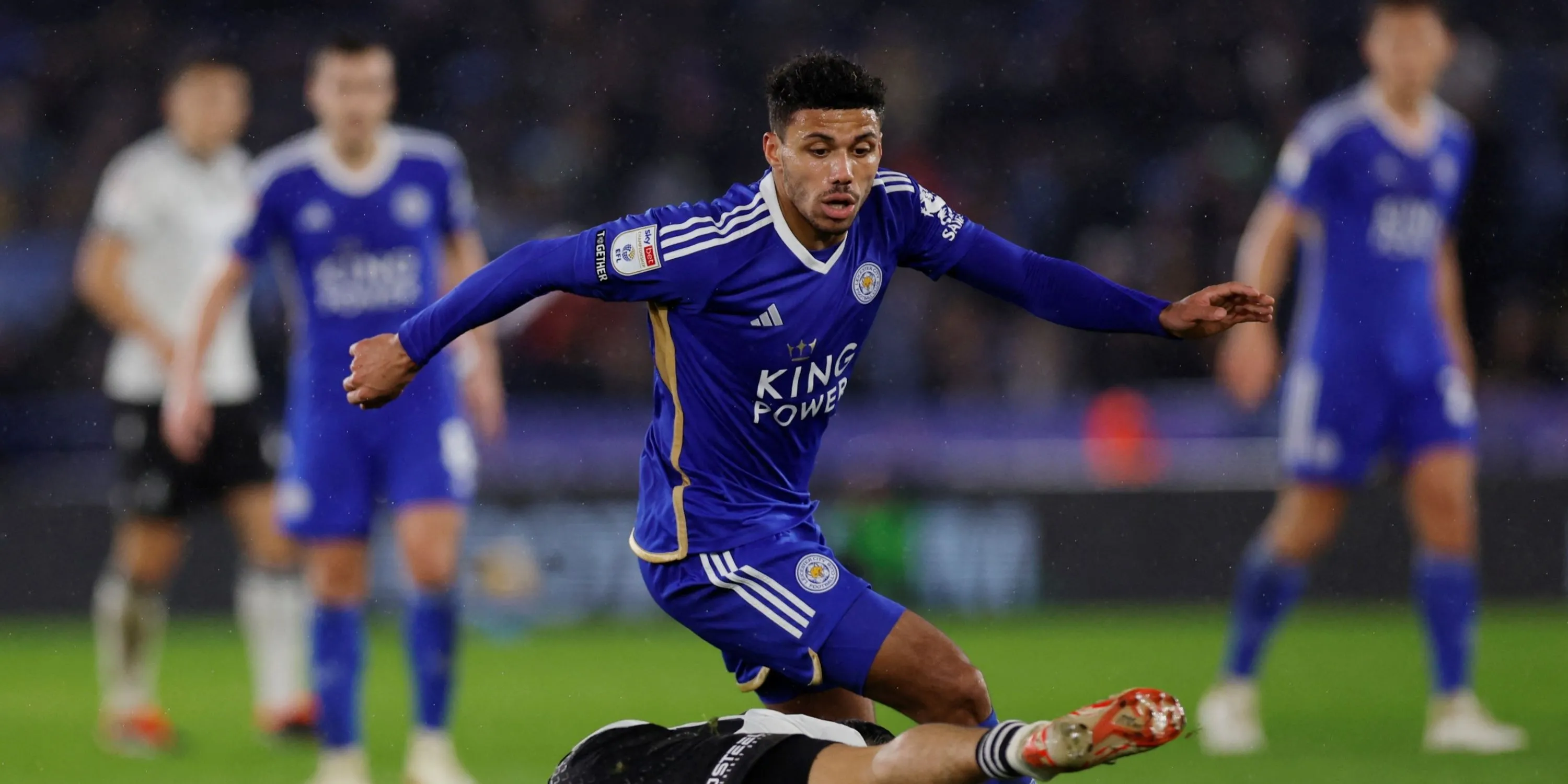 James Justin trong màu áo Leicester City, mục tiêu chuyển nhượng hàng đầu của Leeds United
