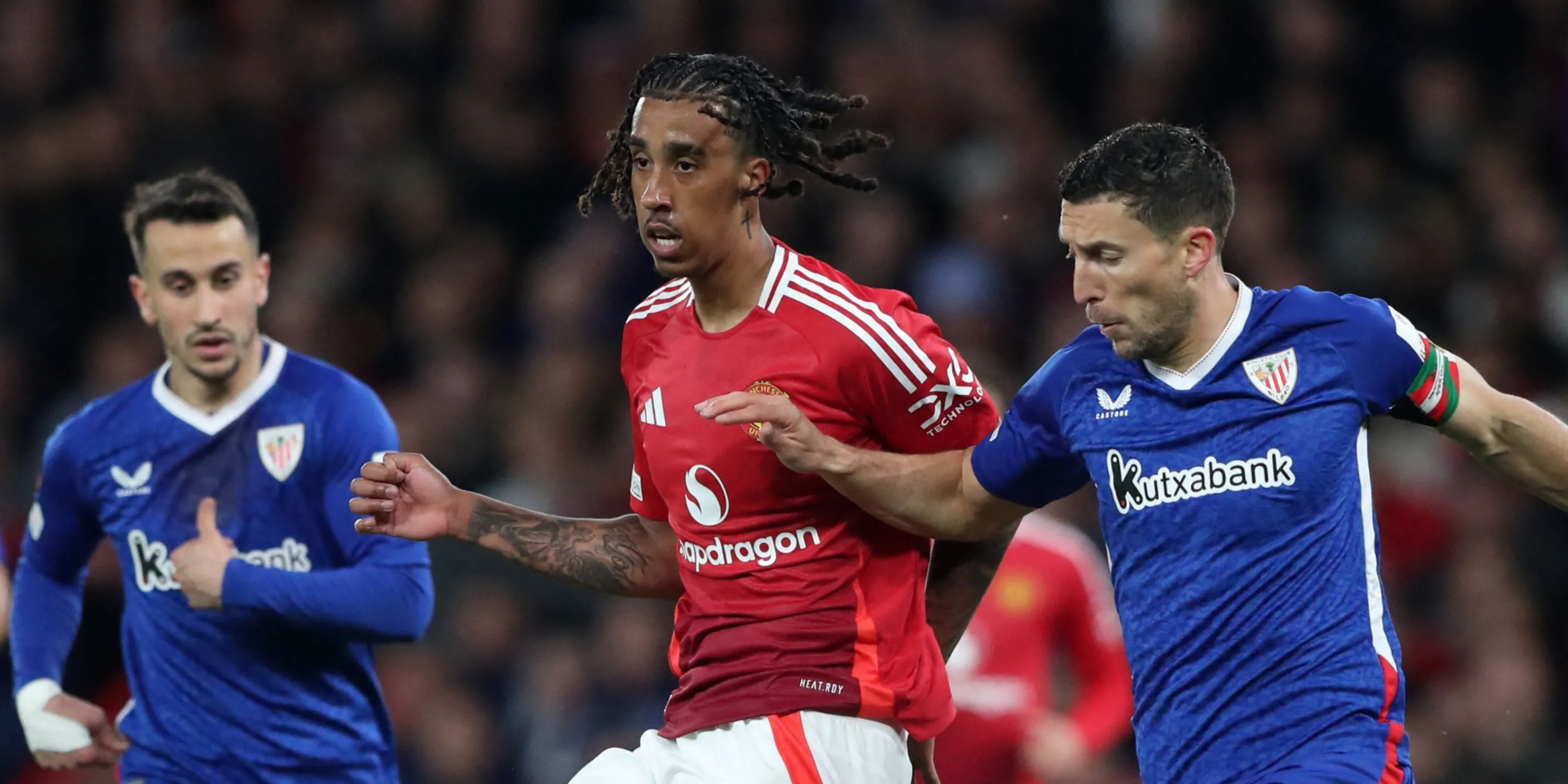 Leny Yoro, trung vệ trẻ của Manchester United