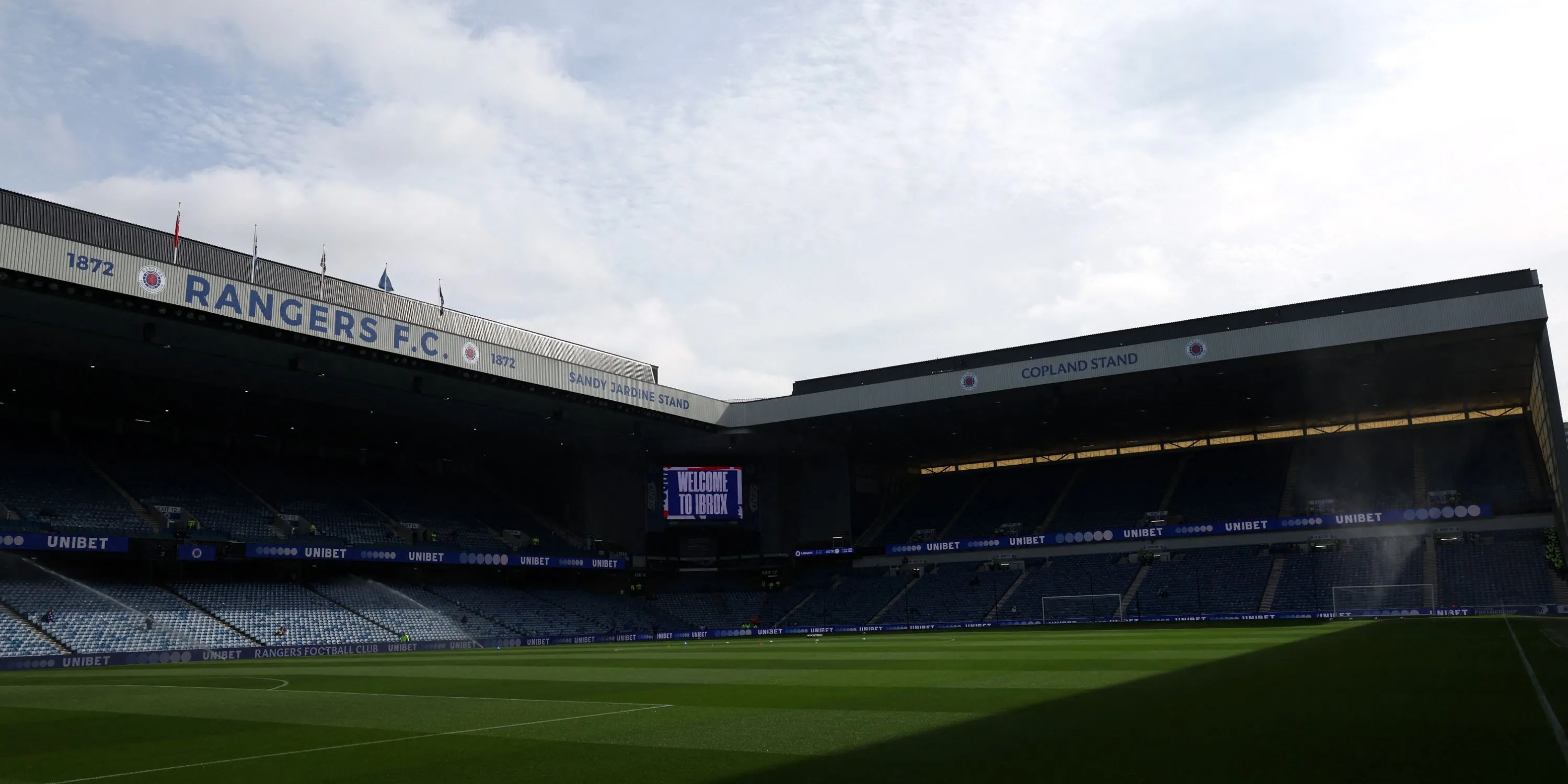 Toàn cảnh sân Ibrox của Rangers tại Glasgow, biểu tượng của bóng đá Scotland