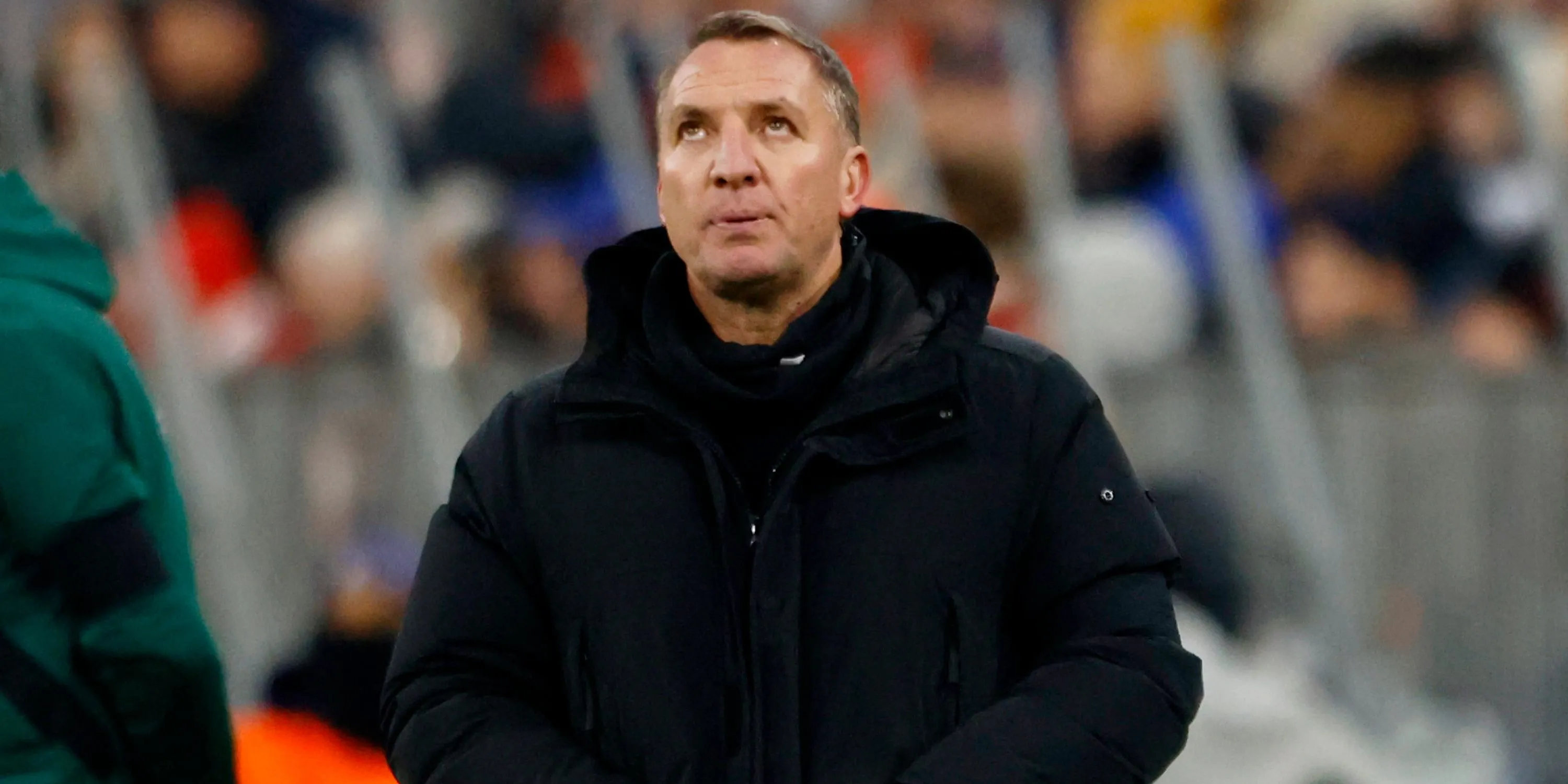 Huấn luyện viên Brendan Rodgers chỉ đạo các cầu thủ Celtic trên sân cỏ