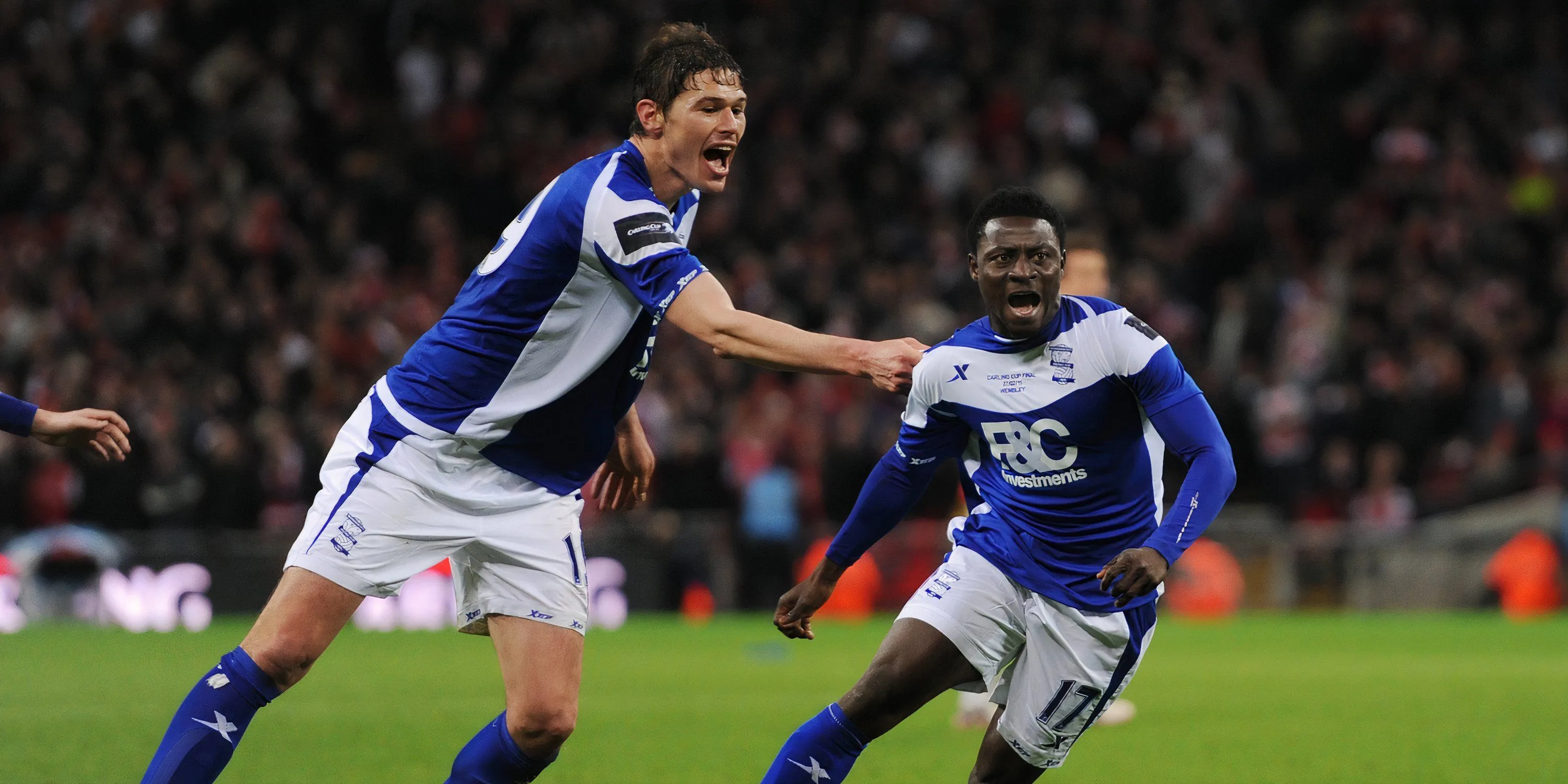 Tiền đạo Nikola Zigic ăn mừng bàn thắng quyết định, khoảnh khắc làm nên lịch sử League Cup 2011 cho Birmingham City