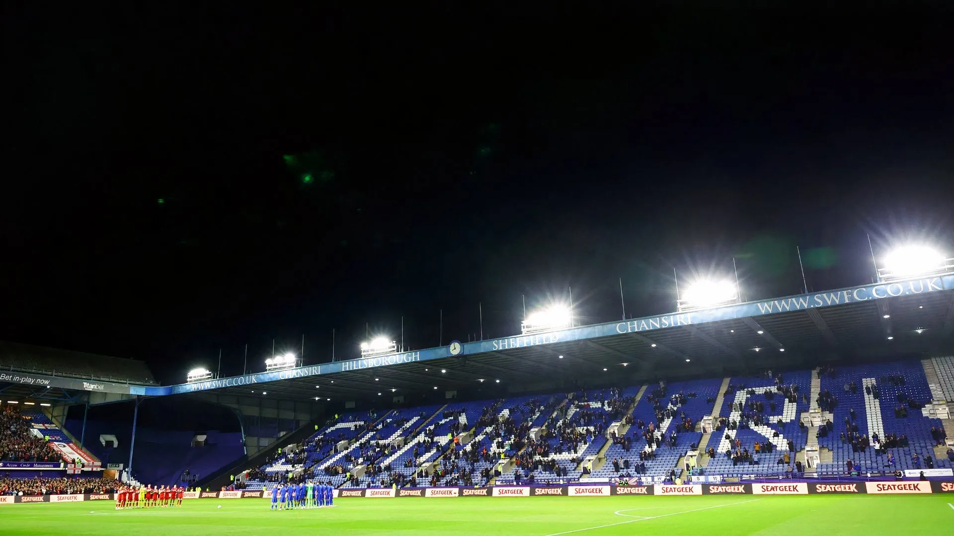 Cảnh Sheffield Wednesday đối đầu Middlesbrough trước khi CLB nộp đơn vào administration, minh họa bối cảnh thể thao và sức hút của đội