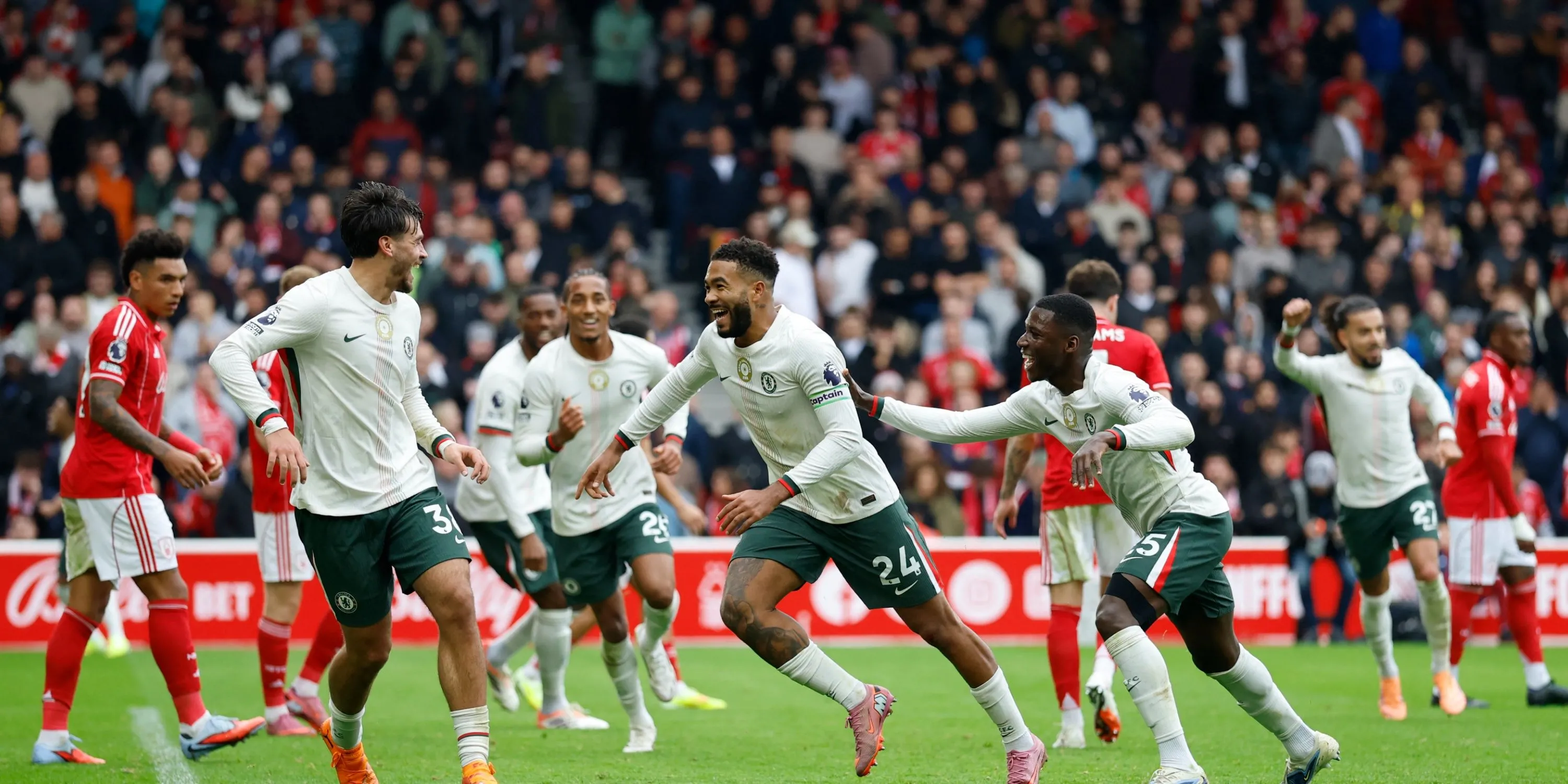 Chelsea tấn công trước Ajax, phong độ tấn công được thể hiện rõ