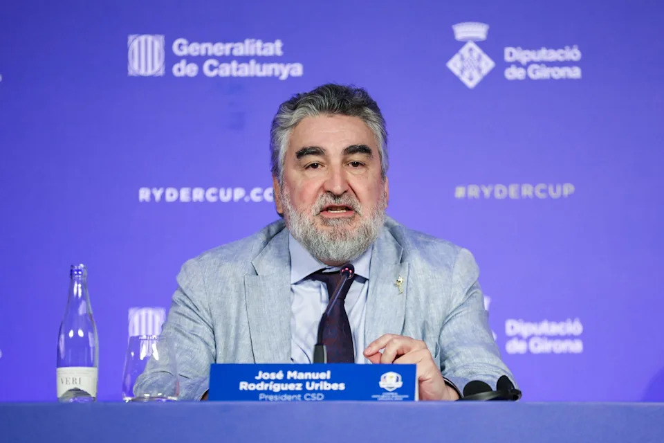 Chủ tịch CSD chỉ trích cách tiếp cận của La Liga sau sự cố trận Villarreal-Barcelona ở Miami