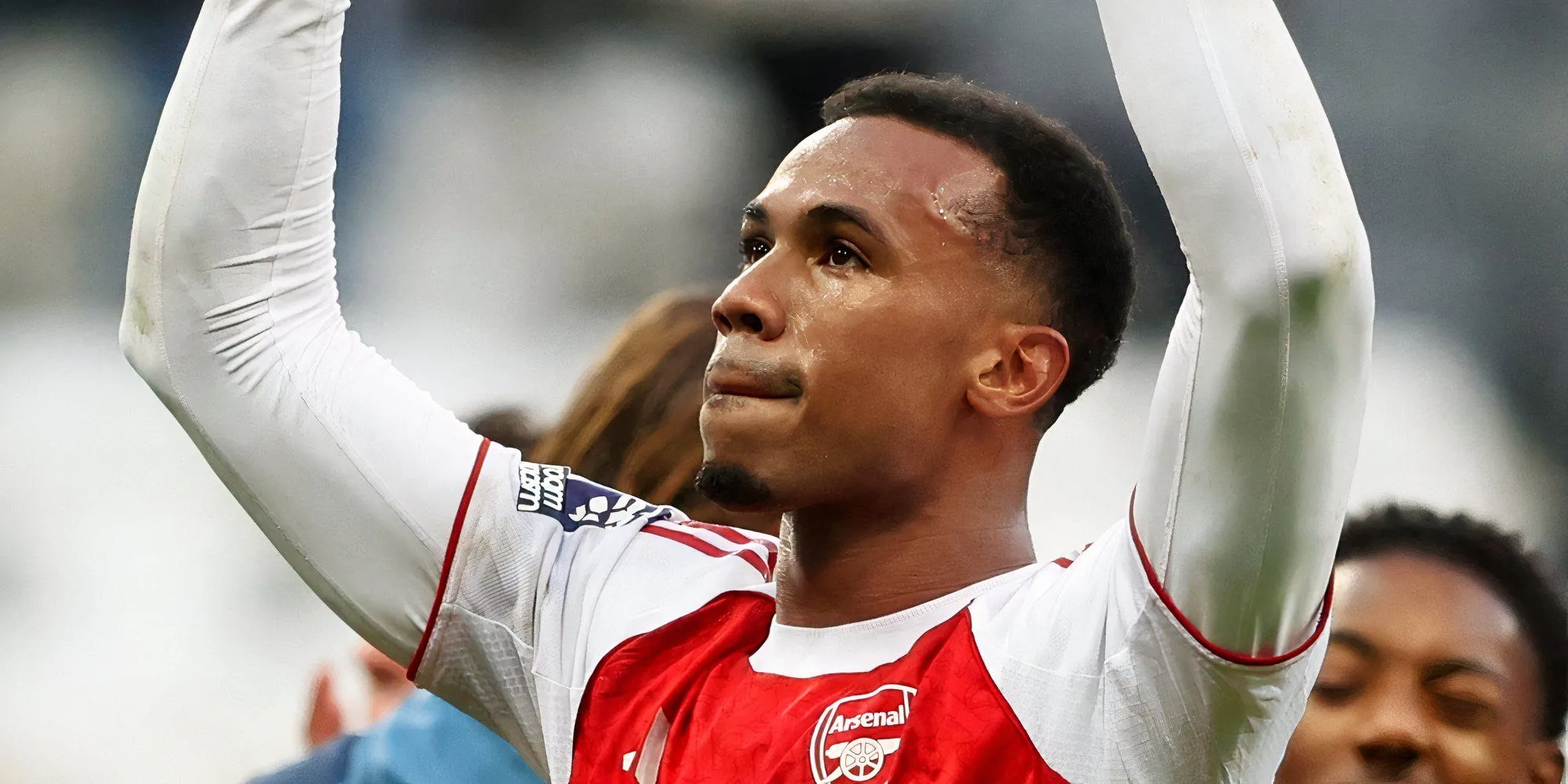 Gabriel Magalhaes trong màu áo Arsenal, biểu tượng hàng thủ Gunners