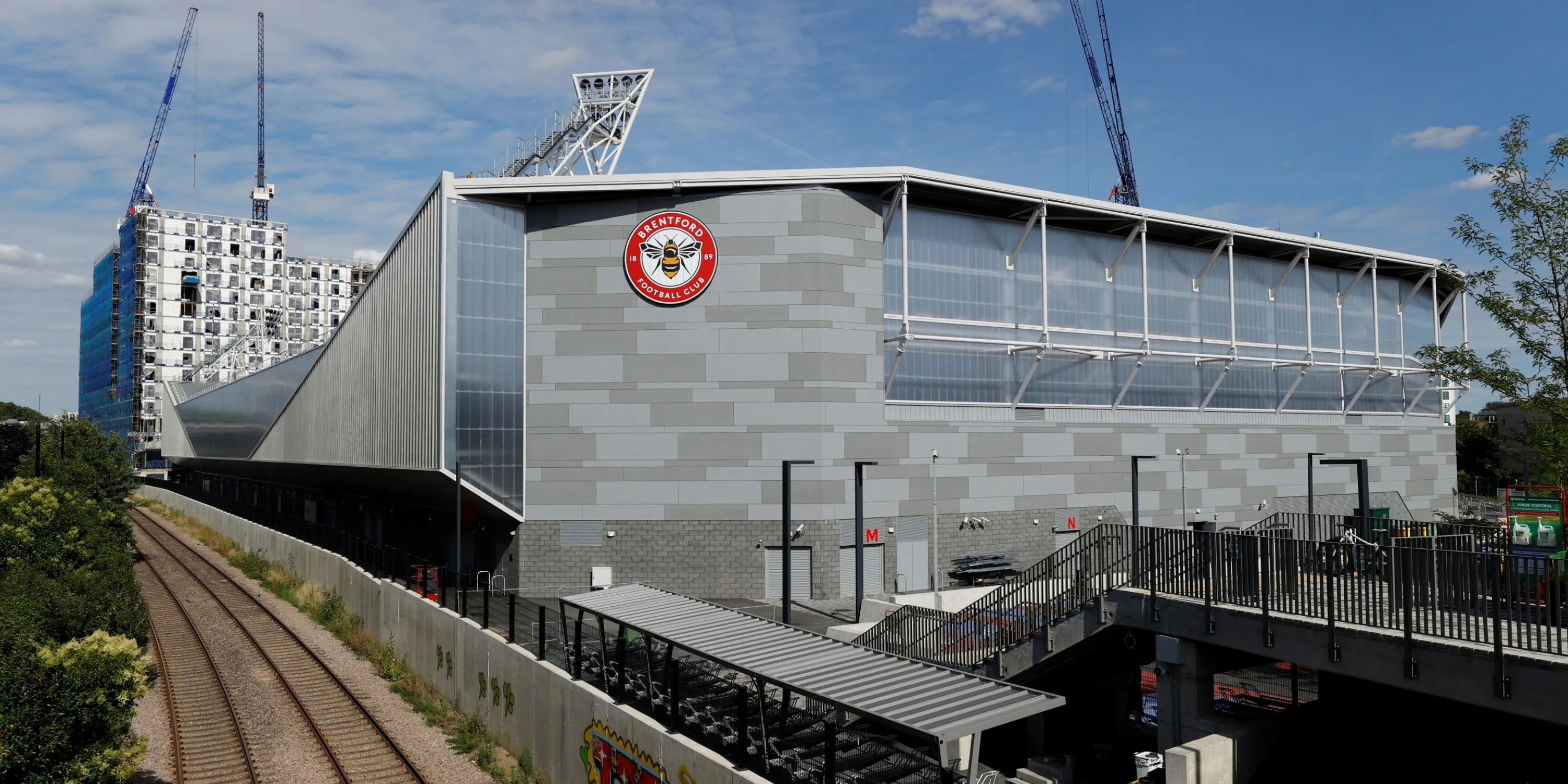 GTech Community Stadium, sân nhà của Brentford, thể hiện lòng trung thành của CĐV Bees