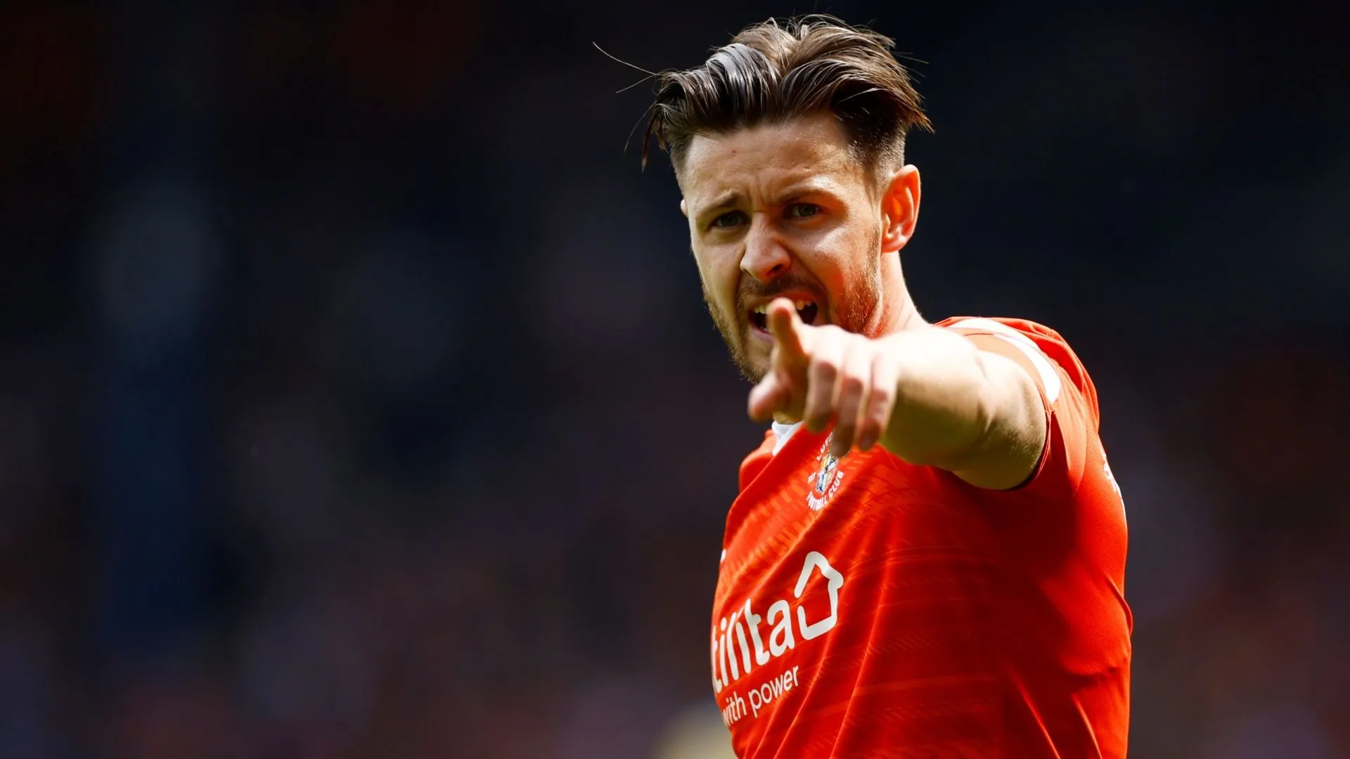 Harry Cornick trong màu áo Luton Town — phương án tái hợp giúp anh tìm lại bản năng săn bàn ở League One