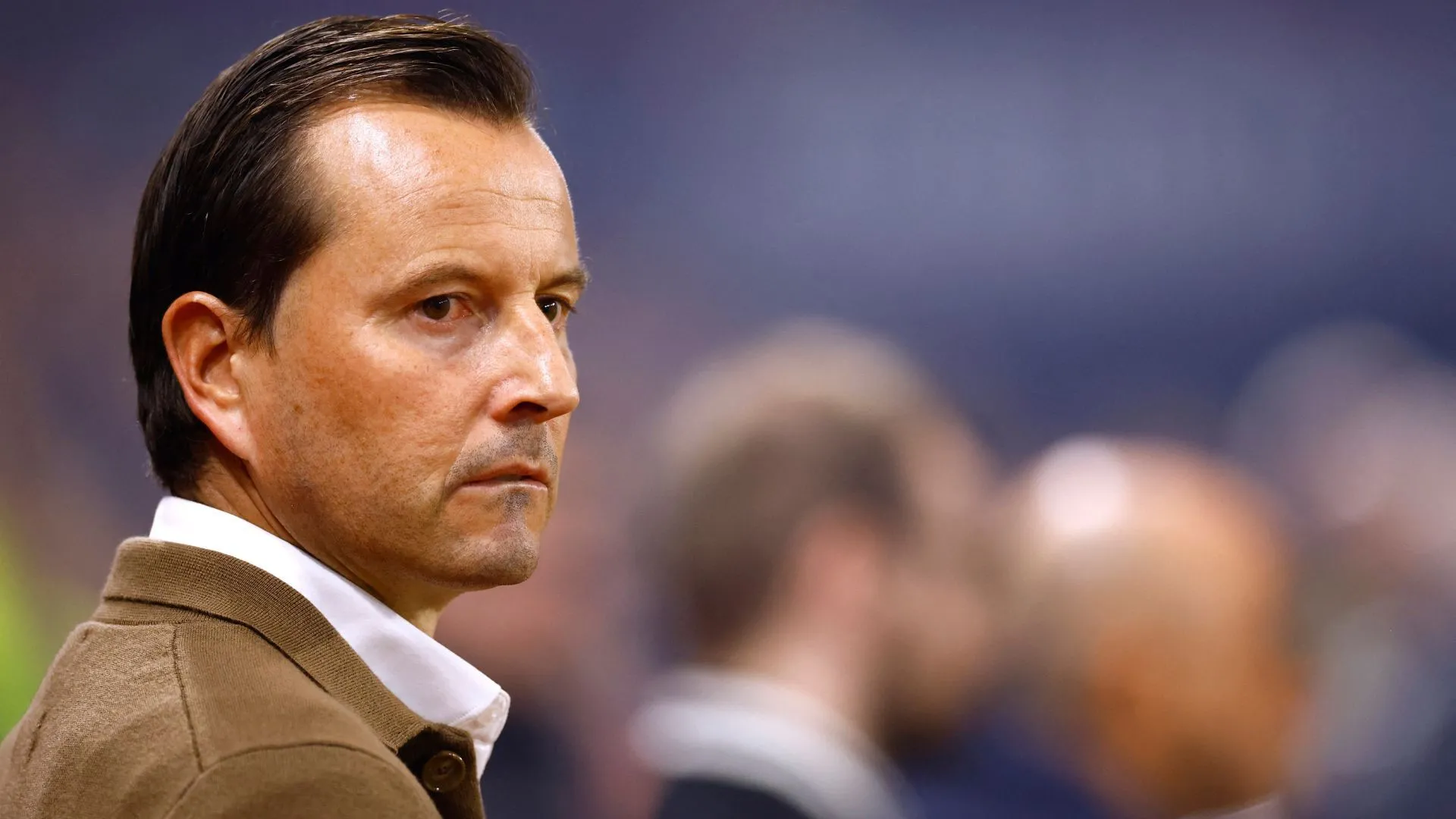 HLV Julien Stephan dẫn dắt QPR, chiến lược gia mang tới phong cách tấn công nhanh phù hợp với phẩm chất của Burrell