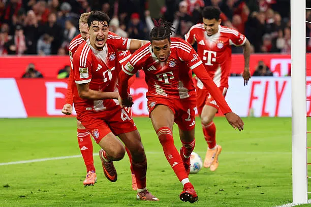 Joshua Kimmich chia sẻ sau trận thắng Gladbach, nhấn mạnh kỷ luật và tinh thần đồng đội giúp Bayern thăng hoa