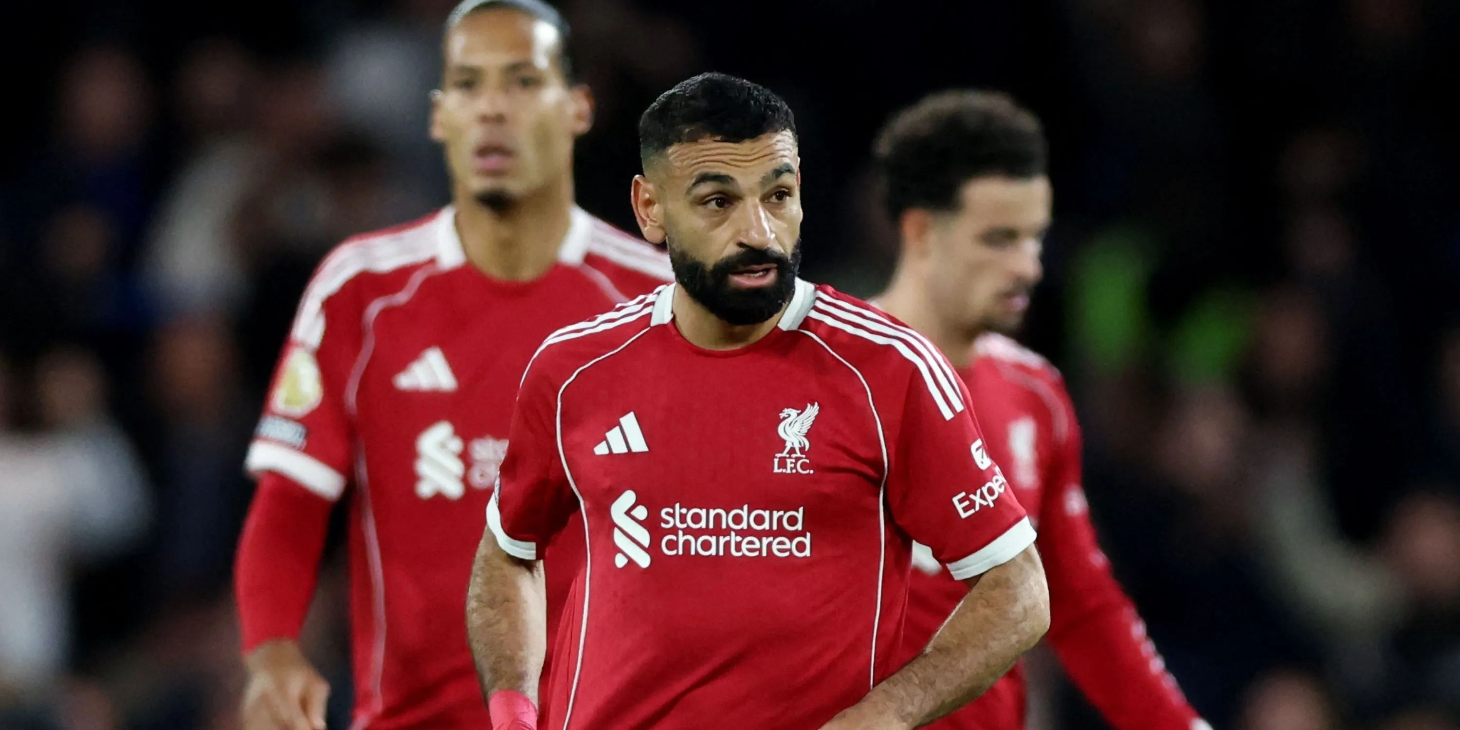 Mohamed Salah trong buổi tập cùng Liverpool, đang đứng trước áp lực lấy lại phong độ
