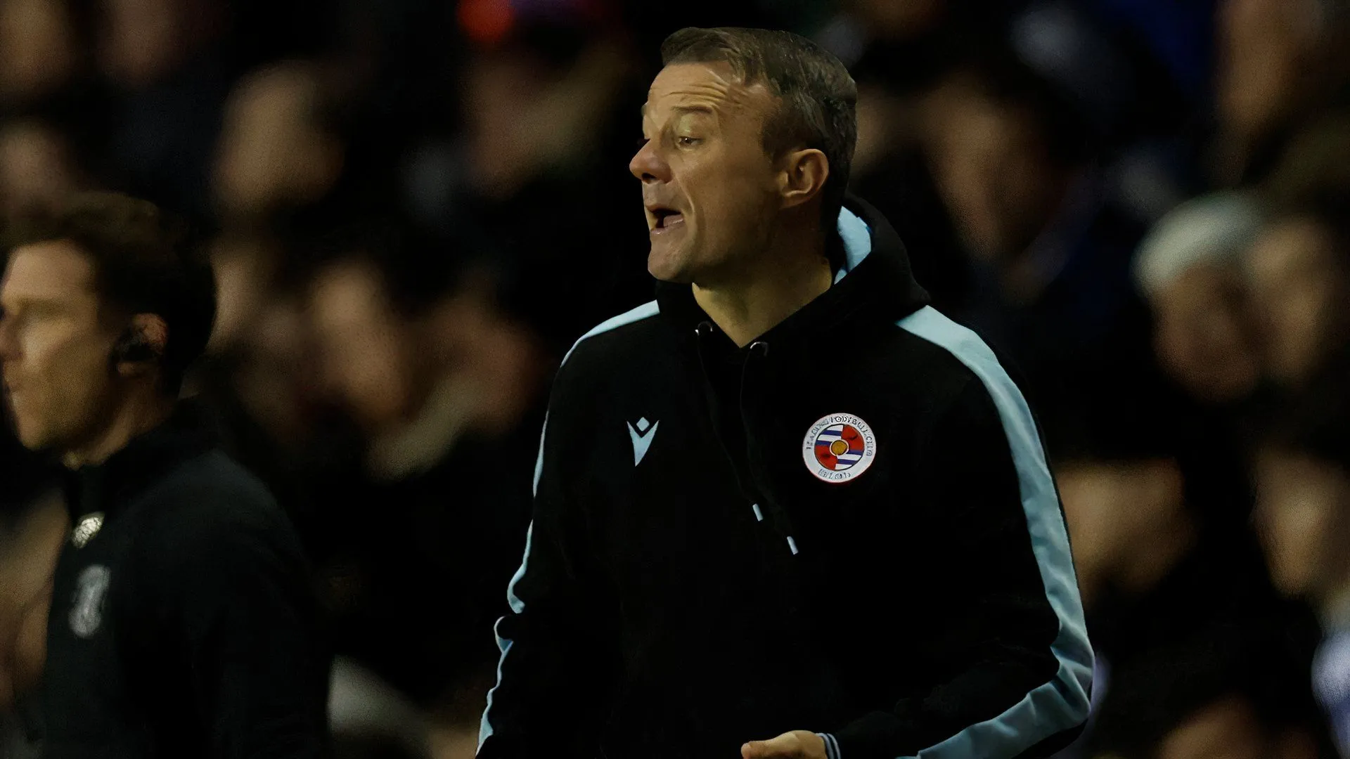 Noel Hunt trong thời gian dẫn dắt Reading, ảnh chân dung HLV với biểu cảm tập trung