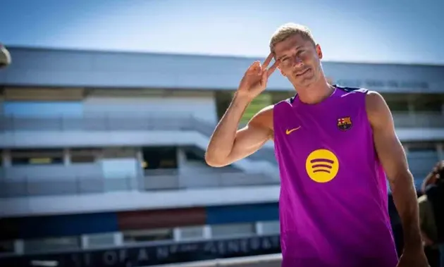 Robert Lewandowski tập luyện trở lại cùng Barcelona tại Ciudad Deportiva, sẵn sàng ra sân vòng 11 La Liga