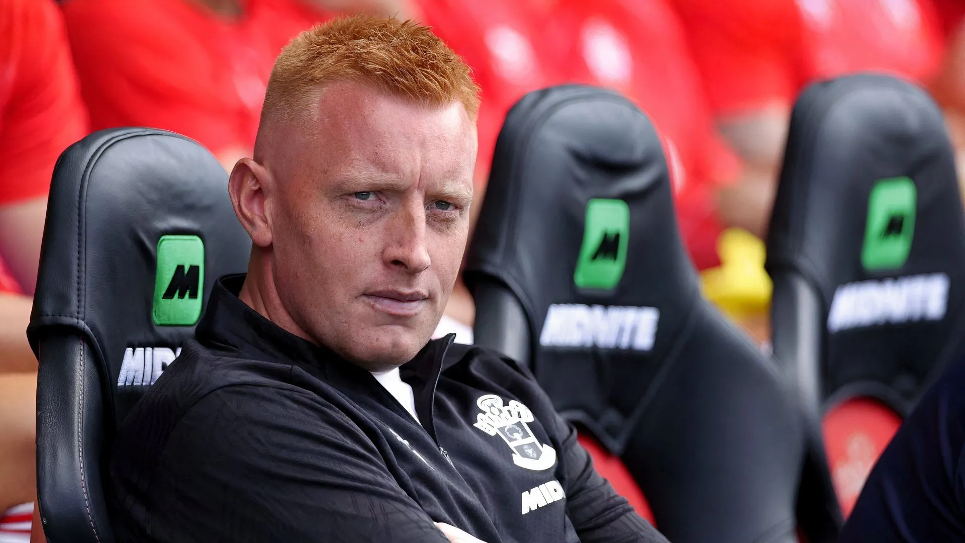 Will Still trên băng ghế huấn luyện tại St Mary's sau trận đấu