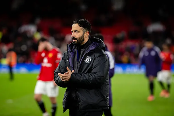 HLV Ruben Amorim cùng Manchester United nhận thất bại ngay trên sân nhà trước Everton.