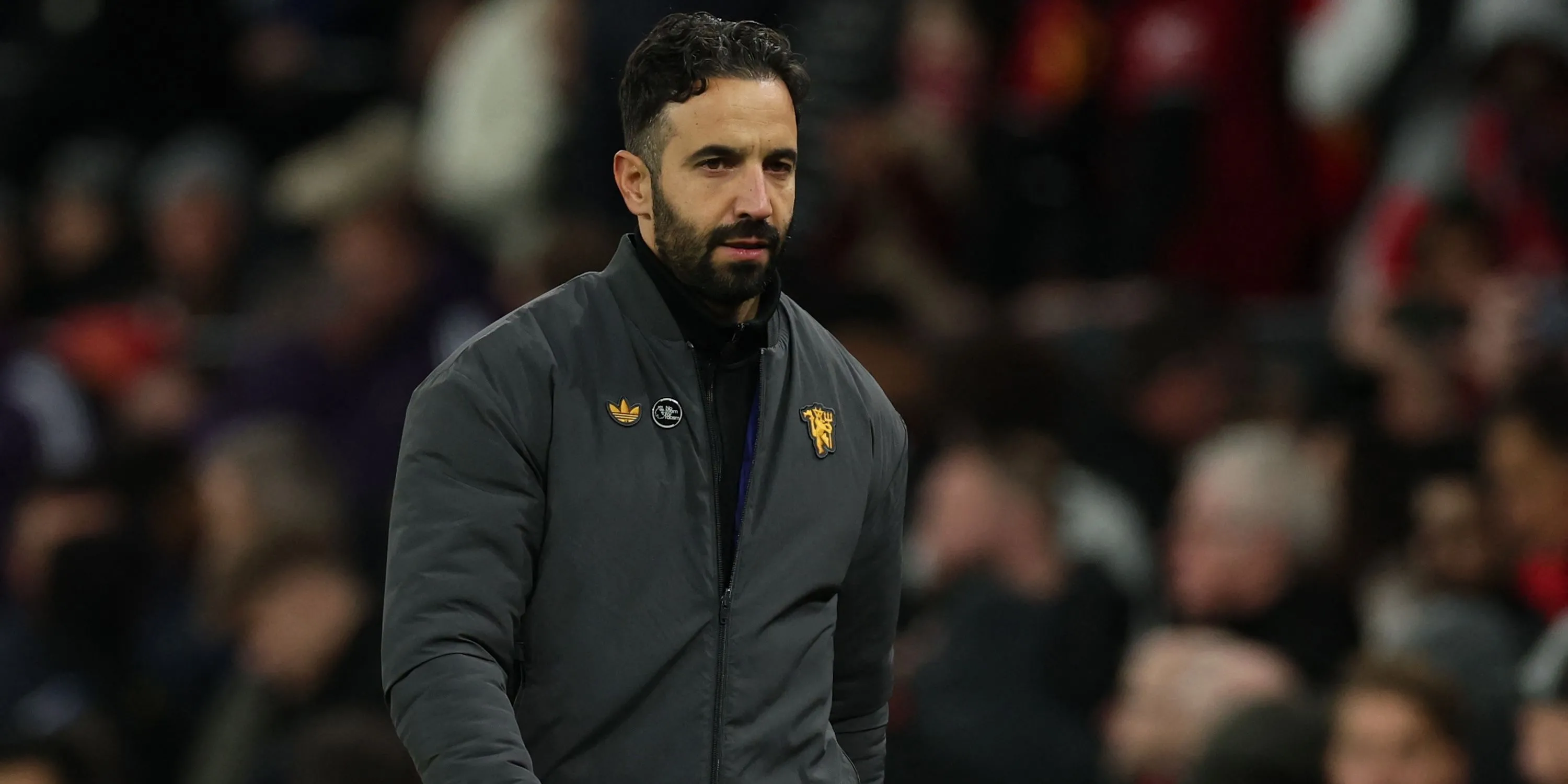 Ruben Amorim rời sân giữa hiệp trong một trận đấu với Manchester United